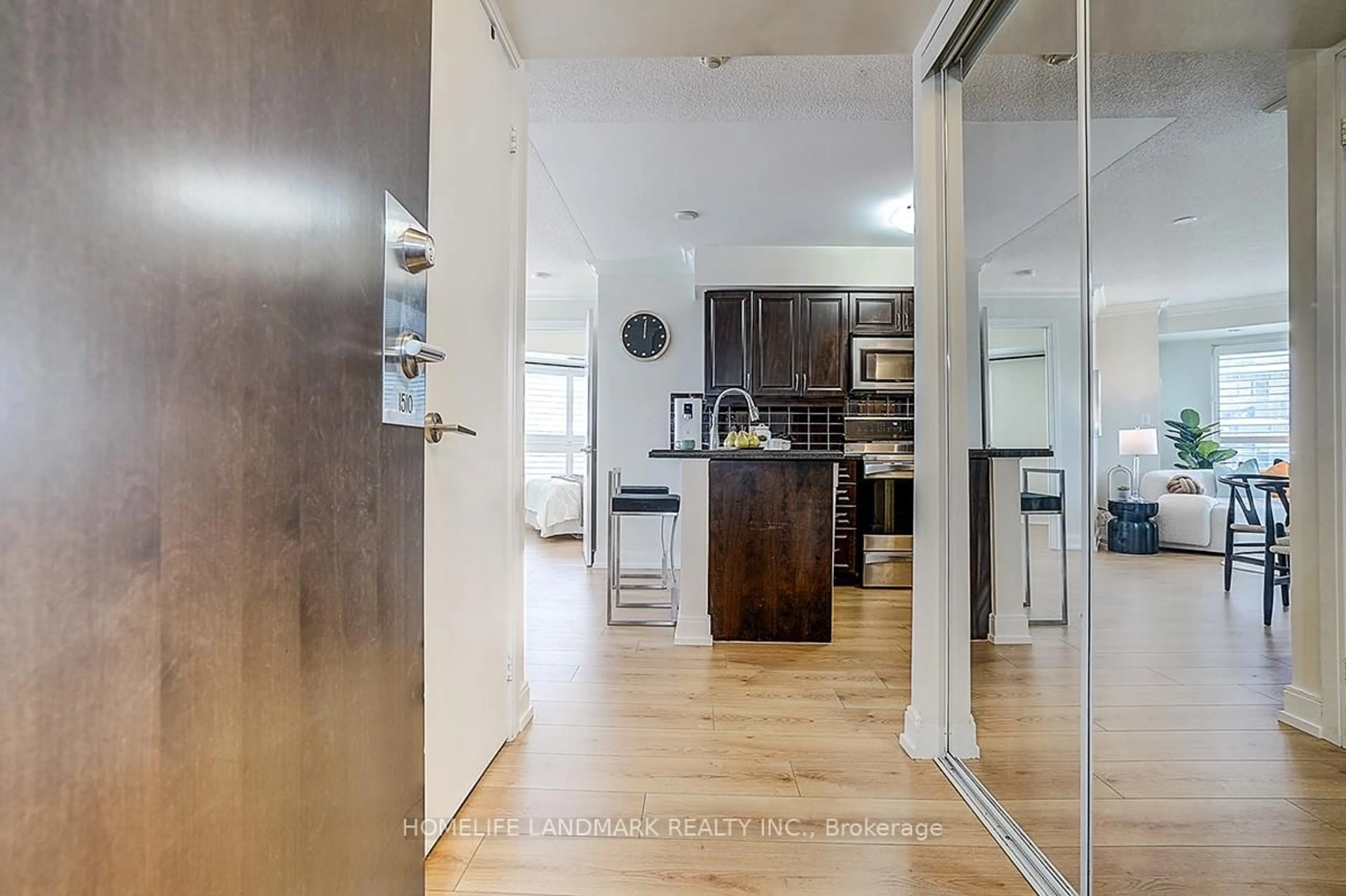 Indoor entryway for 125 Village Green Sq #1510, Toronto Ontario M1S 0G3