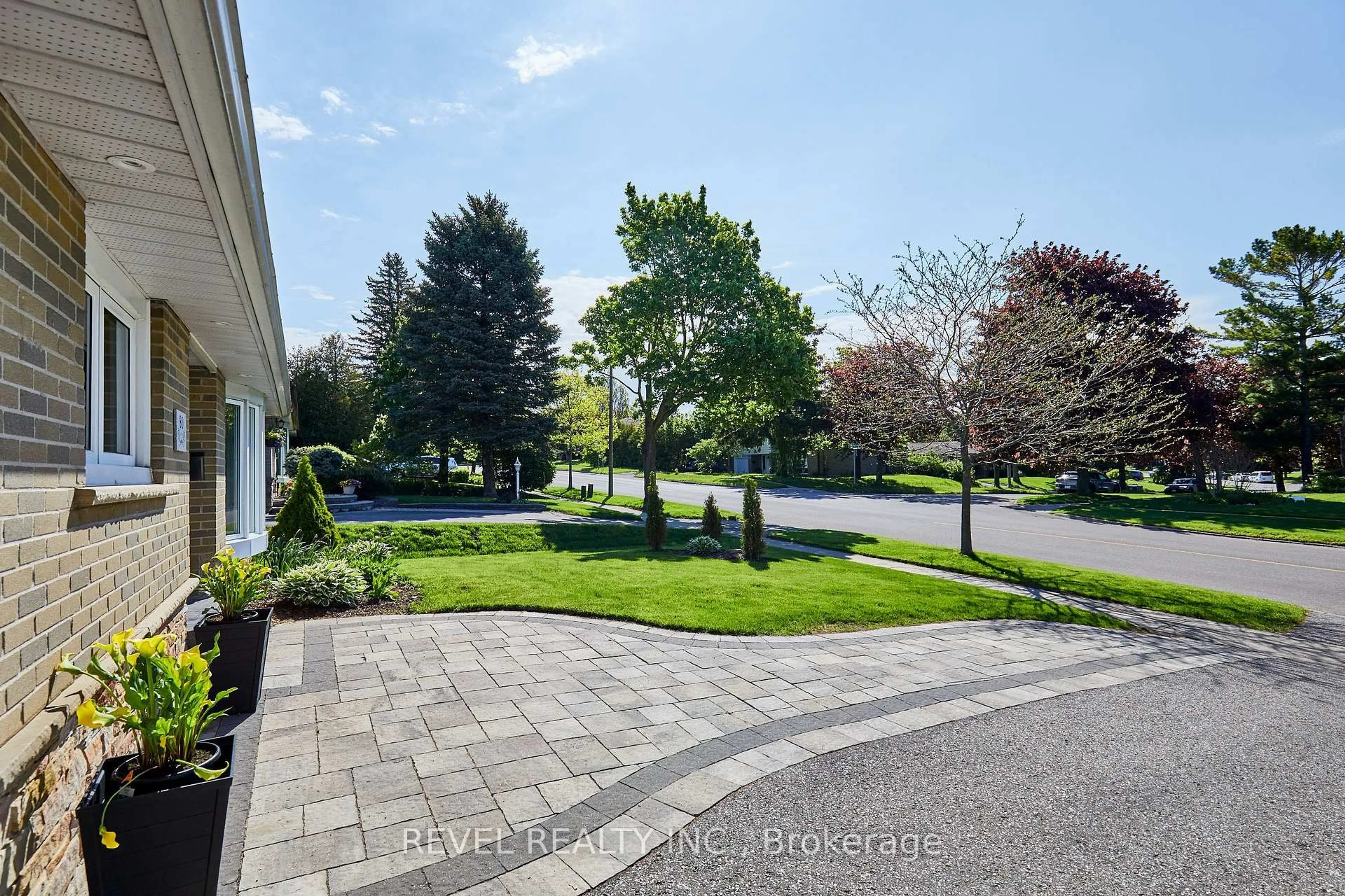 A pic from outside/outdoor area/front of a property/back of a property/a pic from drone, street for 80 Clover Ridge Dr, Ajax Ontario L1S 1G7