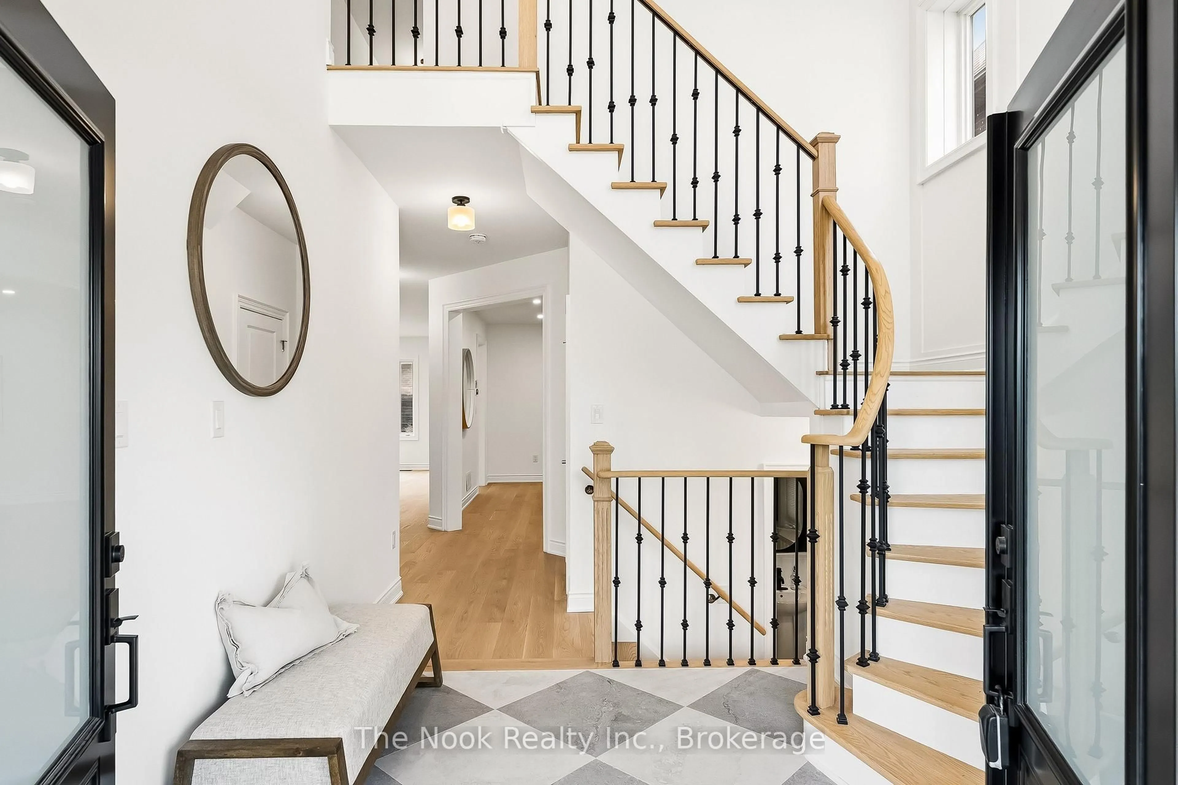 Indoor entryway for 52 Nightingale Cres, Whitby Ontario L1M 0H4
