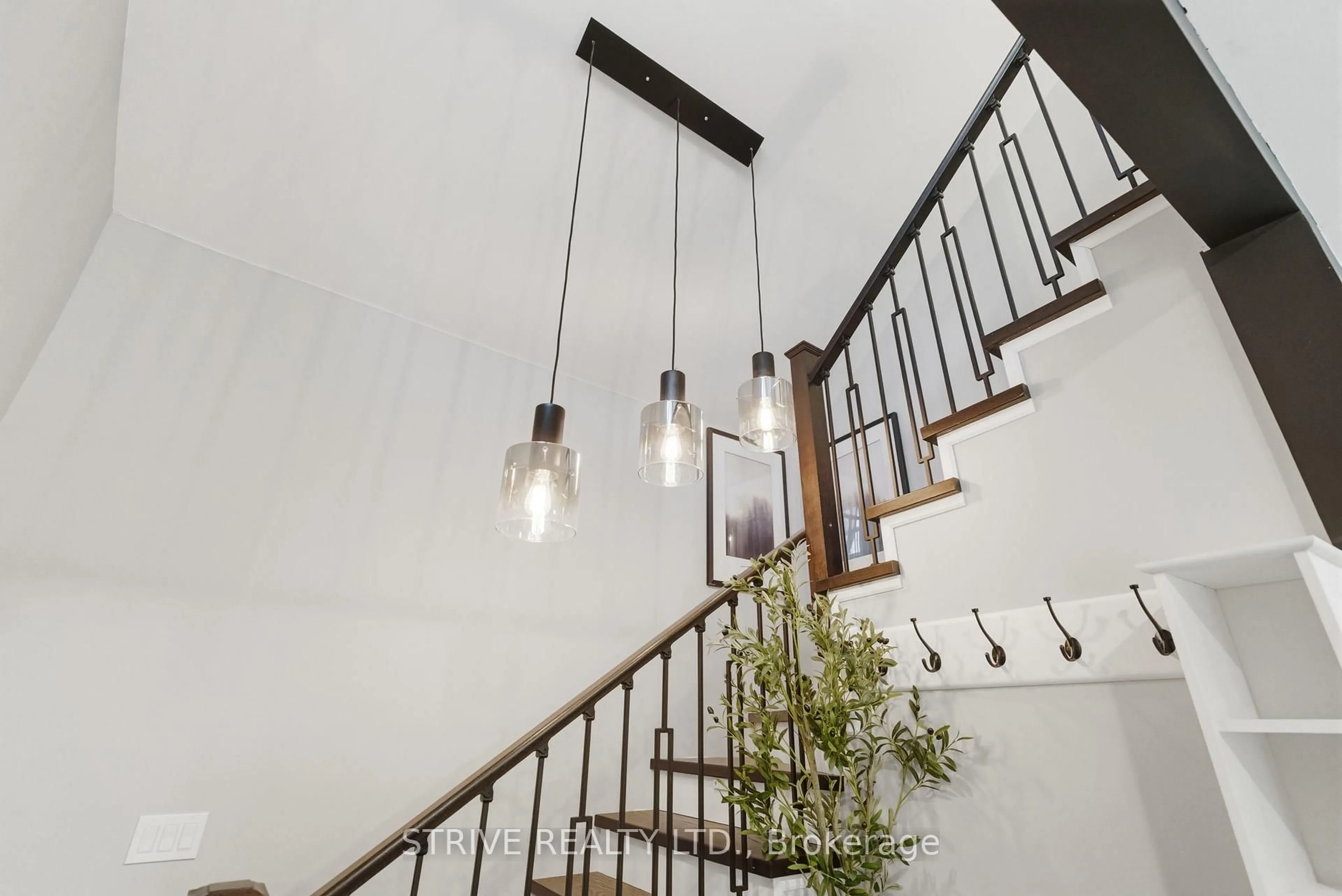 Stairs for 107 Cromwell Ave, Oshawa Ontario L1J 4T5
