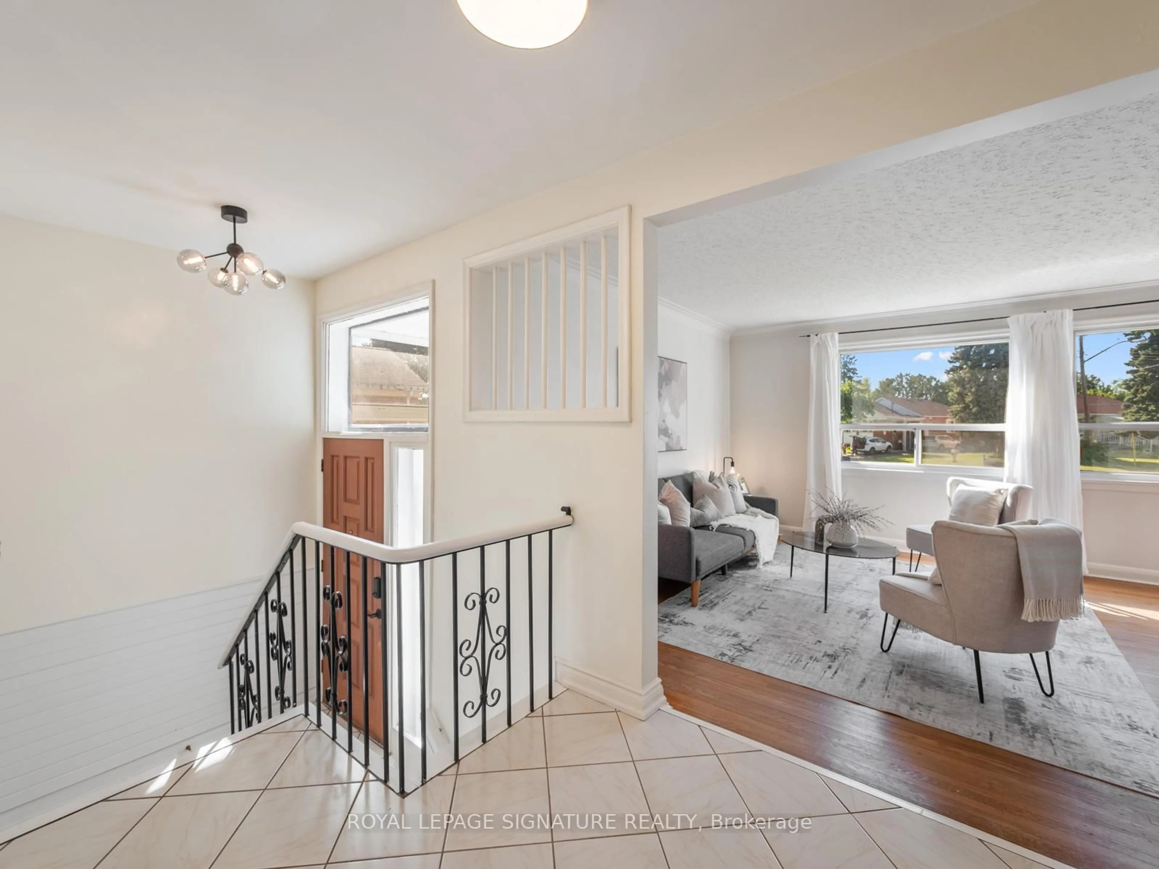 Unknown for 27 Dalecliff Cres, Toronto Ontario M1R 3L6