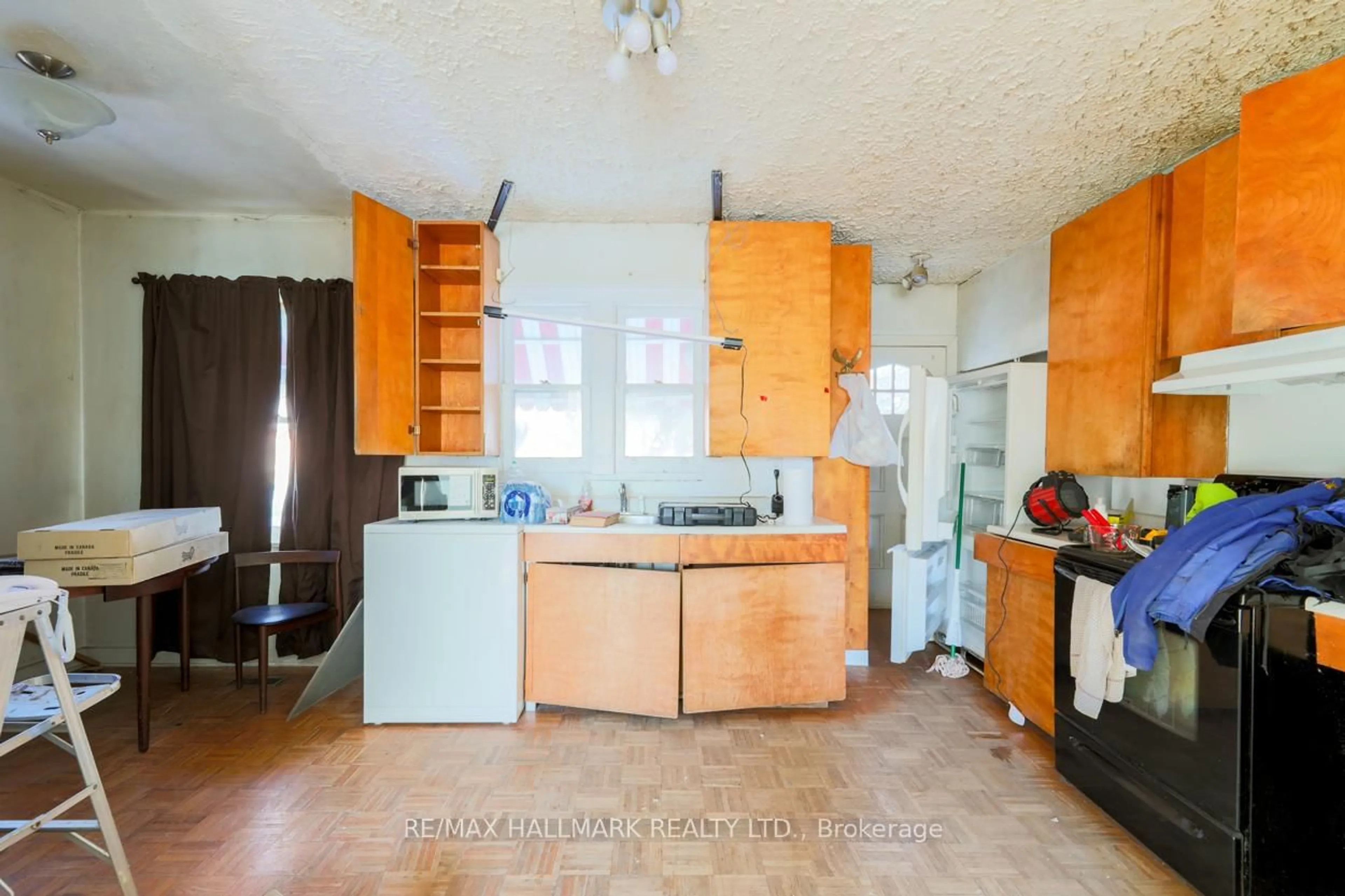 Standard kitchen, unknown for 63 Highview Ave, Toronto Ontario M1N 2H4
