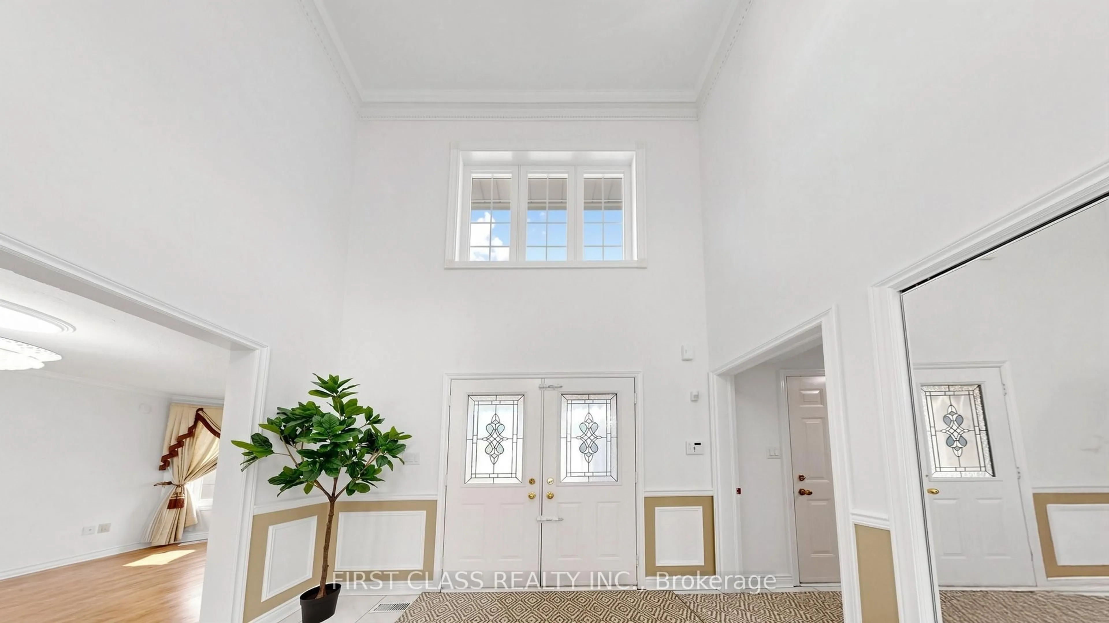 Indoor entryway for 17 Cross Hill Rd, Toronto Ontario M1T 3E3