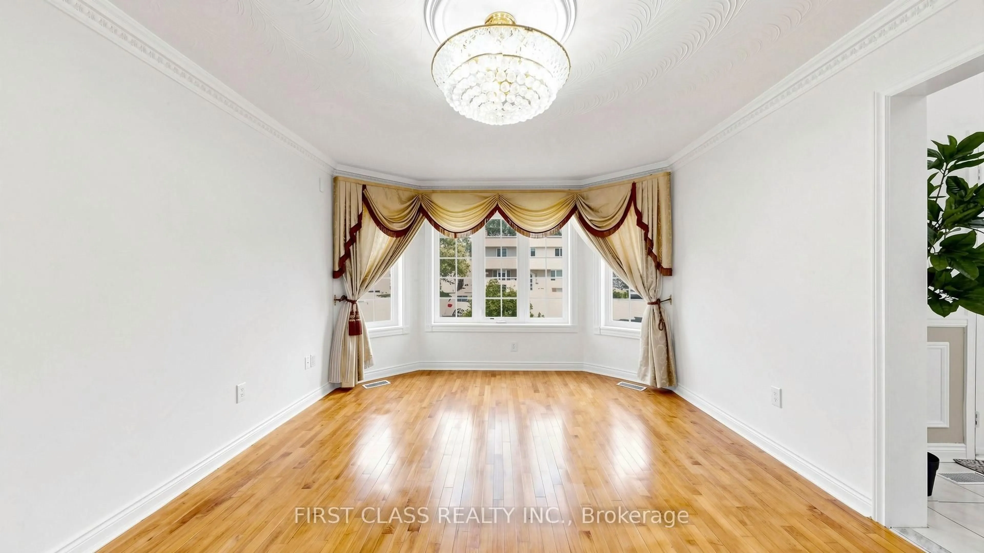 Indoor foyer for 17 Cross Hill Rd, Toronto Ontario M1T 3E3