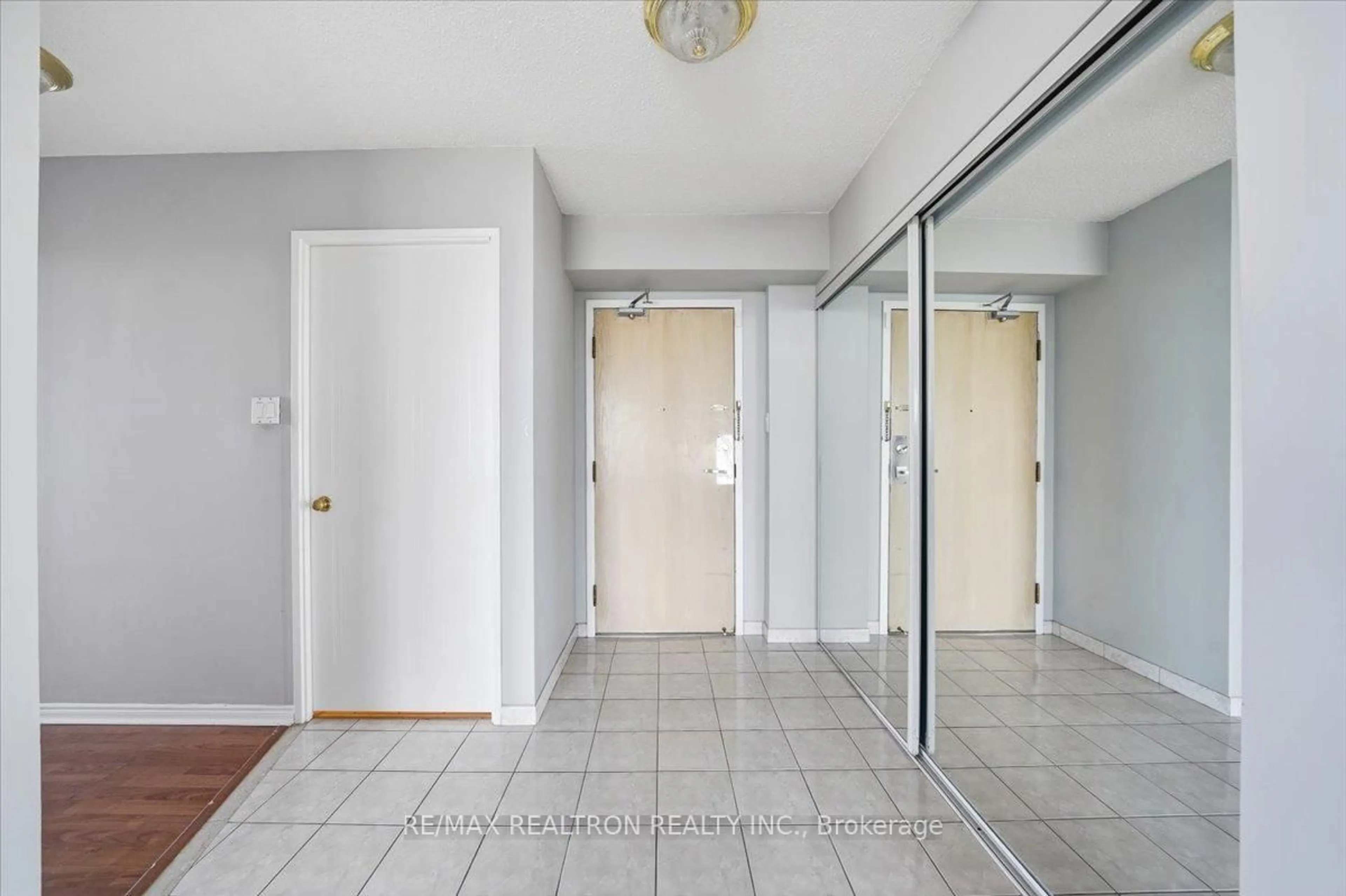 Unknown for 5 Greystone Walk Dr #1604, Toronto Ontario M1K 5J5