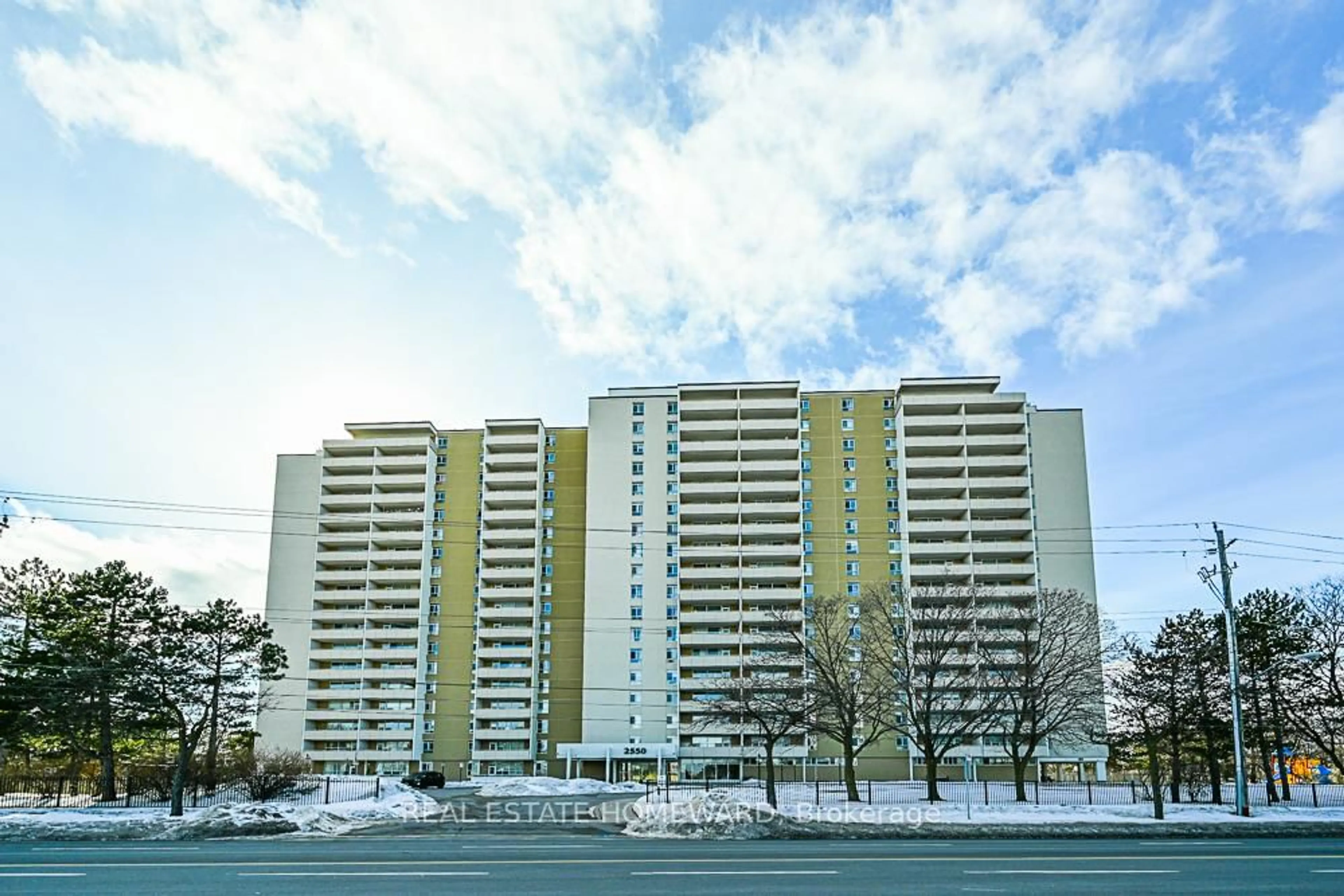 Balcony in the apartment, building for 2550 Pharmacy Ave #1015, Toronto Ontario M1W 1H9