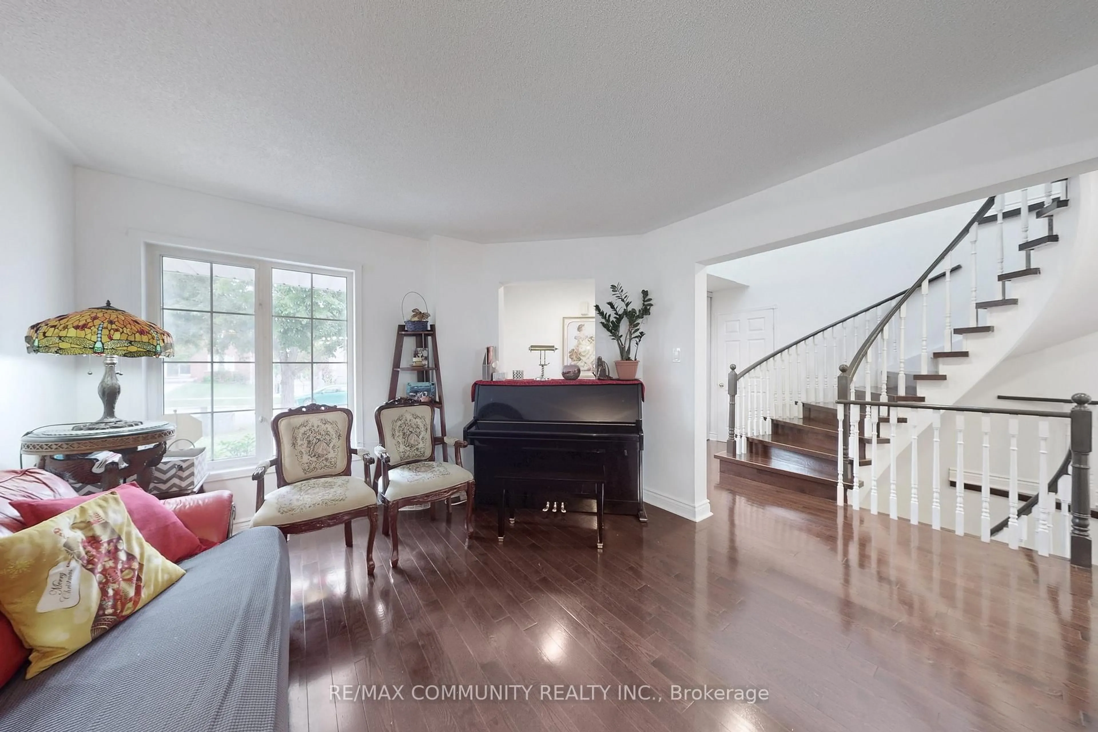 Living room with furniture, unknown for 71 Hibbard Dr, Ajax Ontario L1Z 1J8