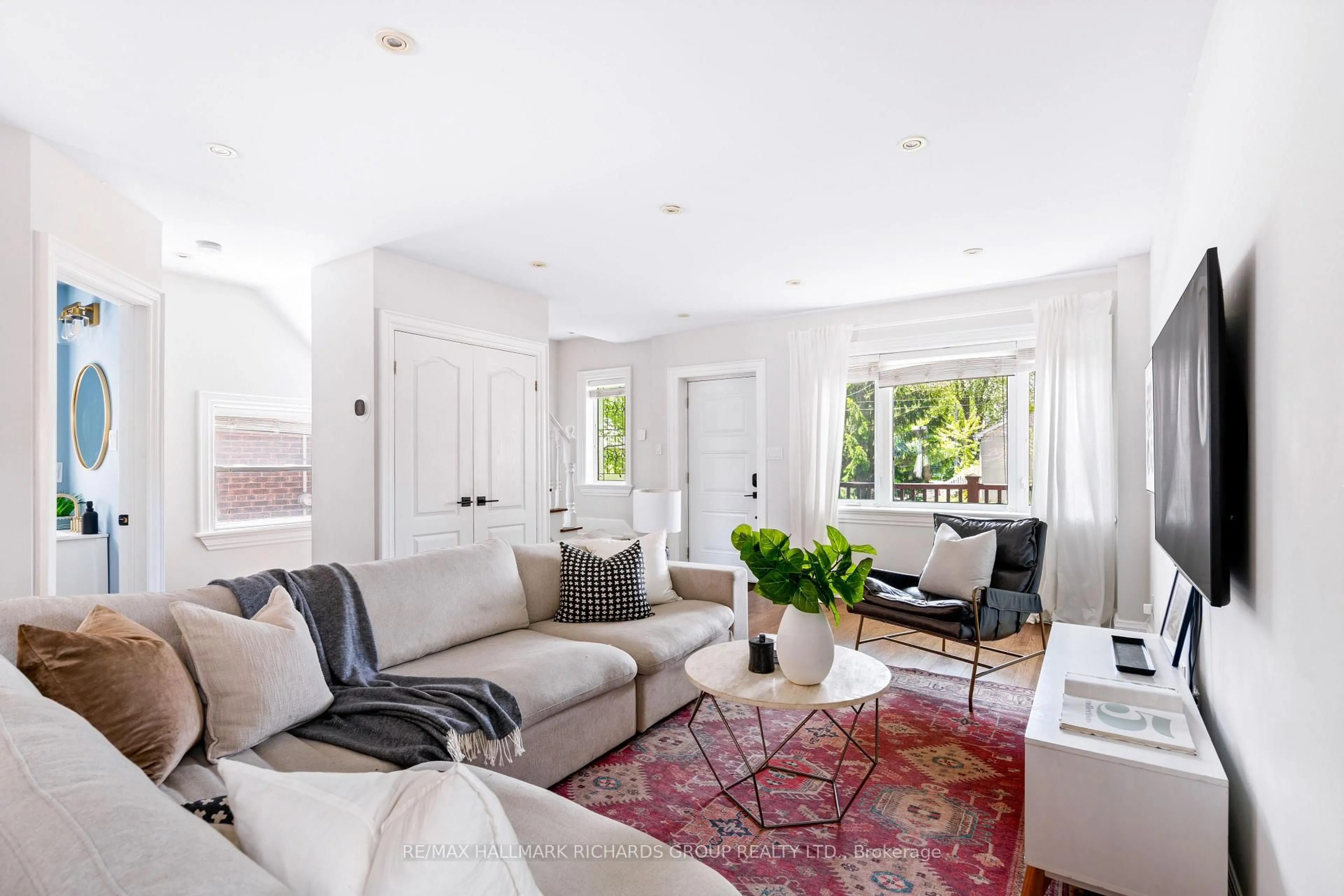 Living room with furniture, unknown for 43 Sharpe St, Toronto Ontario M1N 3T7