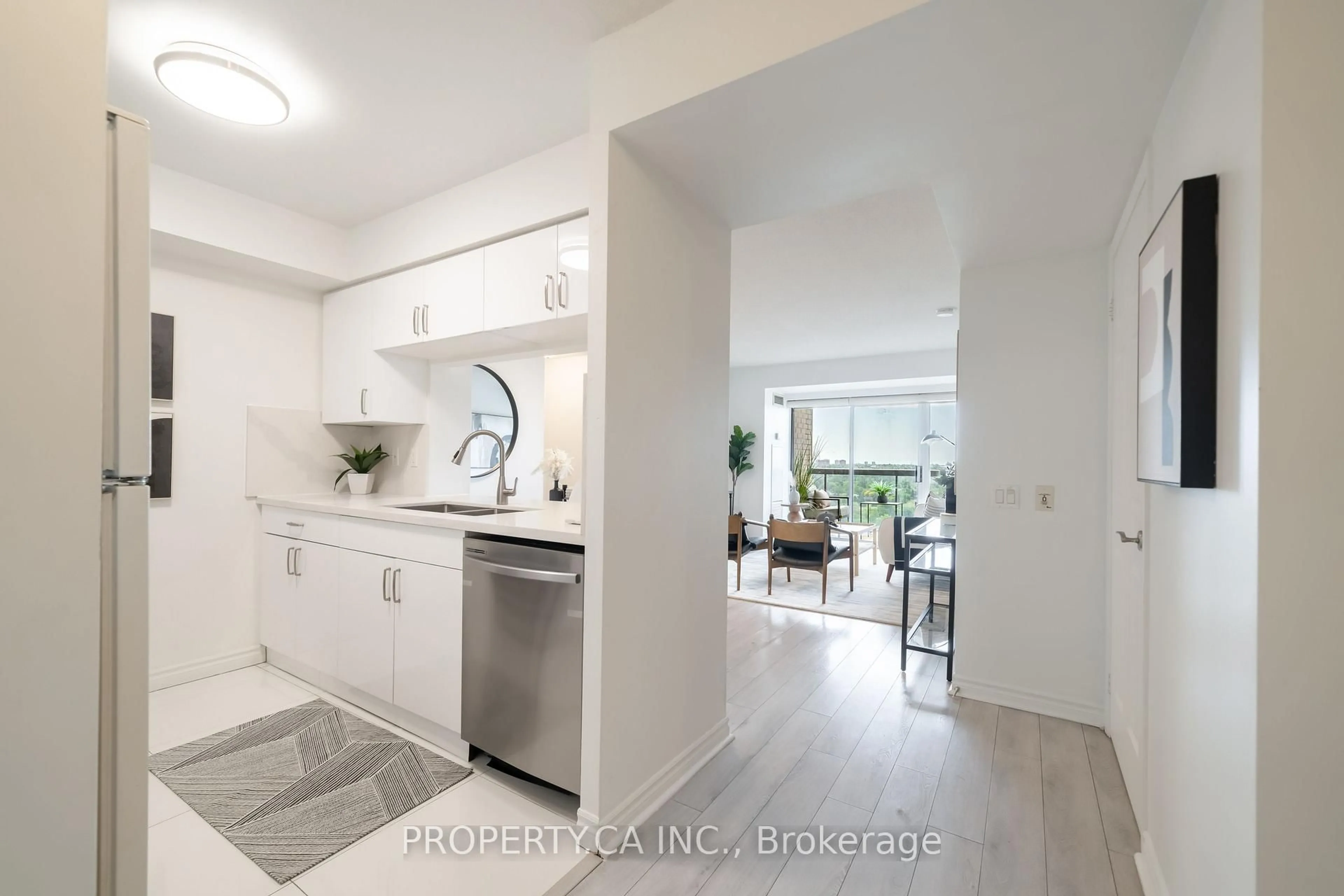 Open concept kitchen, unknown for 18 Mondeo Dr #1422, Toronto Ontario M1P 5C8