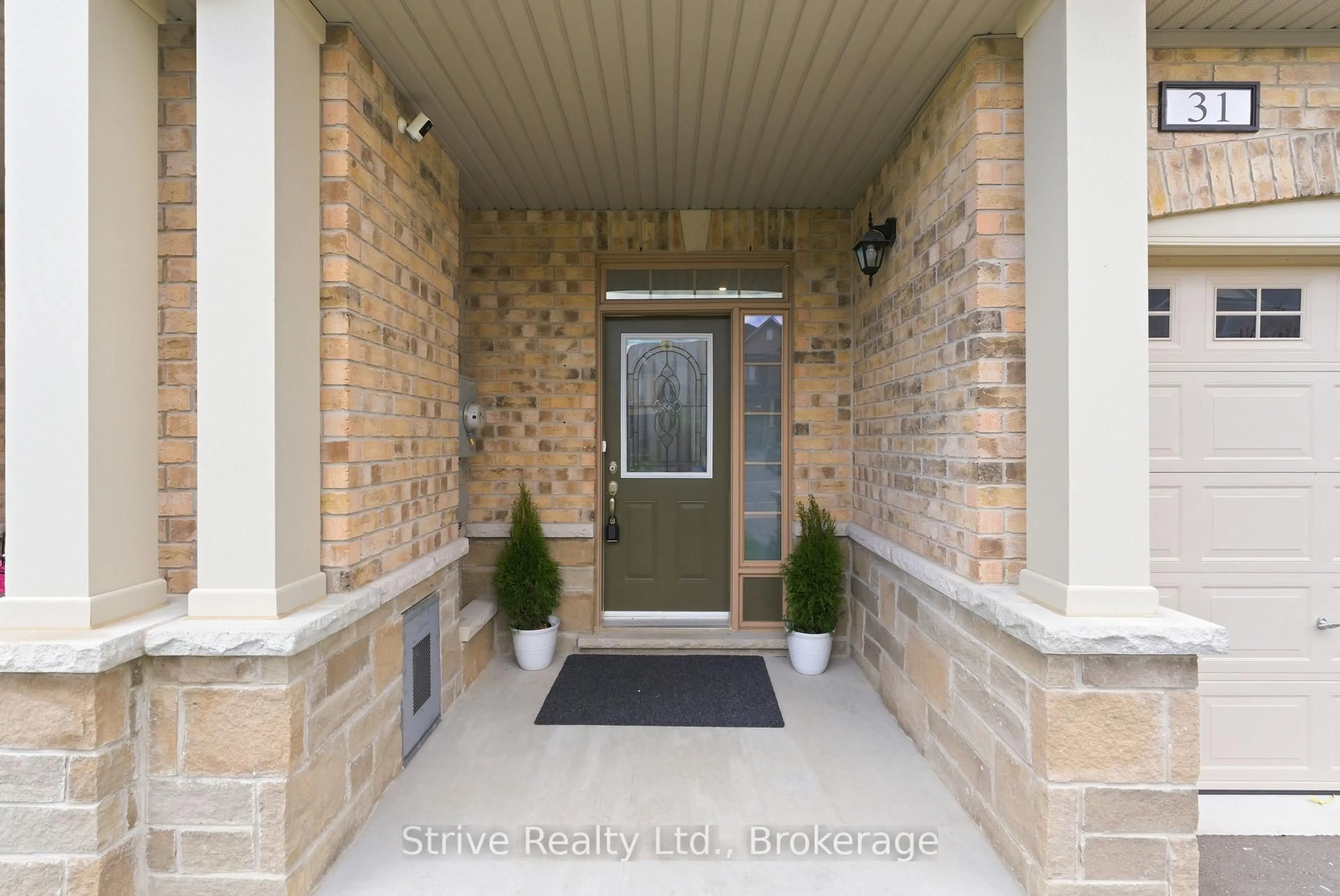 Indoor entryway for 31 Southampton St, Scugog Ontario L9L 0C6
