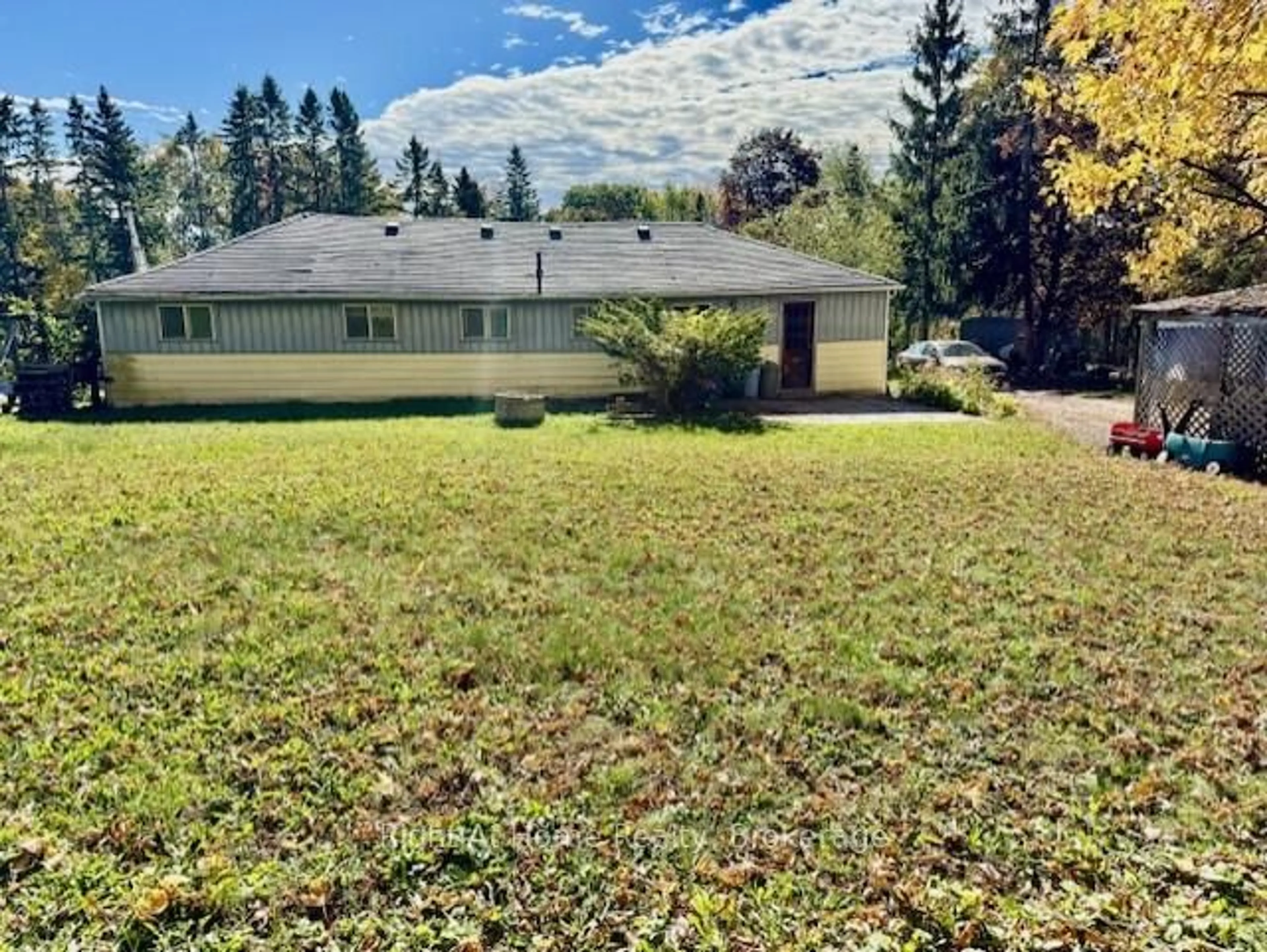 A pic from outside/outdoor area/front of a property/back of a property/a pic from drone, mountain view for 118 Percy Cres, Scugog Ontario L9L 1B4