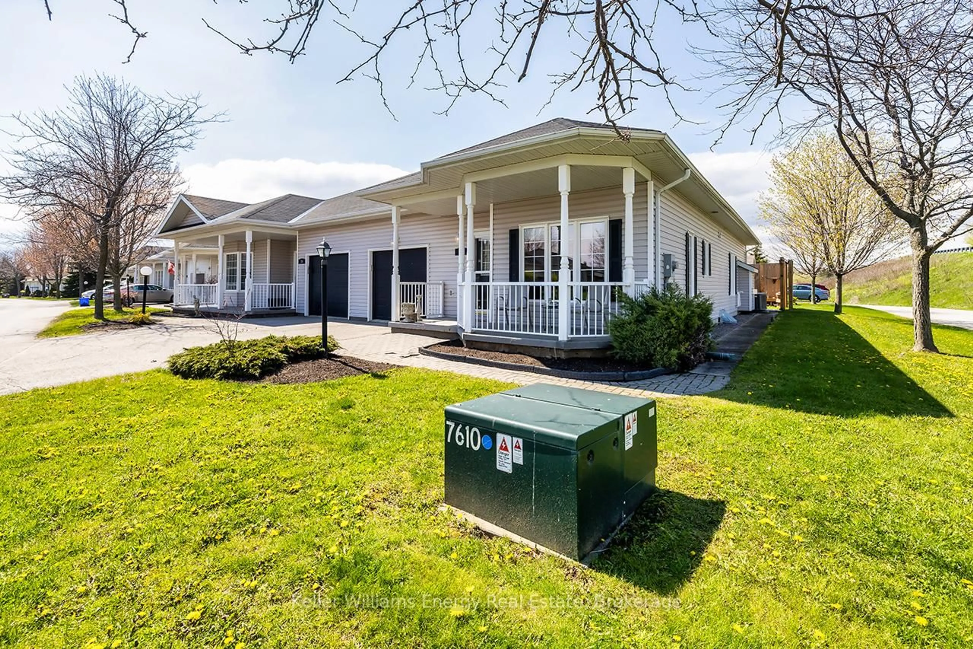 Home with vinyl exterior material, street for 8 Hinkley Tr, Clarington Ontario L1B 1P4