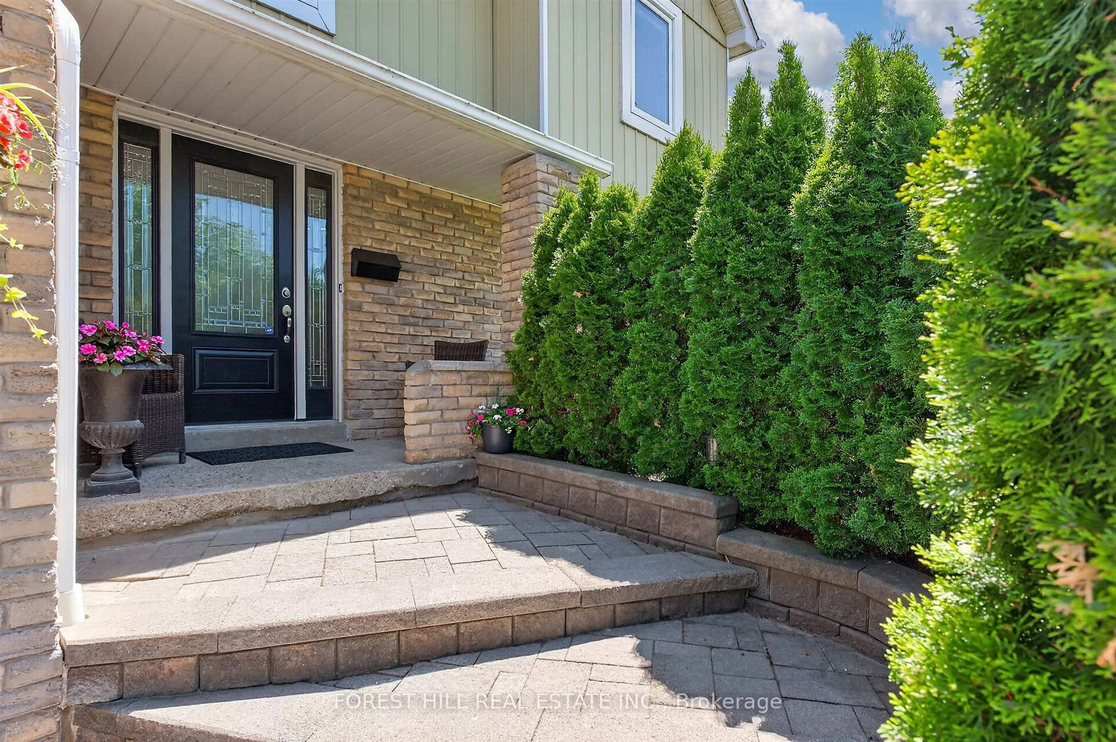Unknown for 51 Winston Cres, Whitby Ontario L1N 6Y3