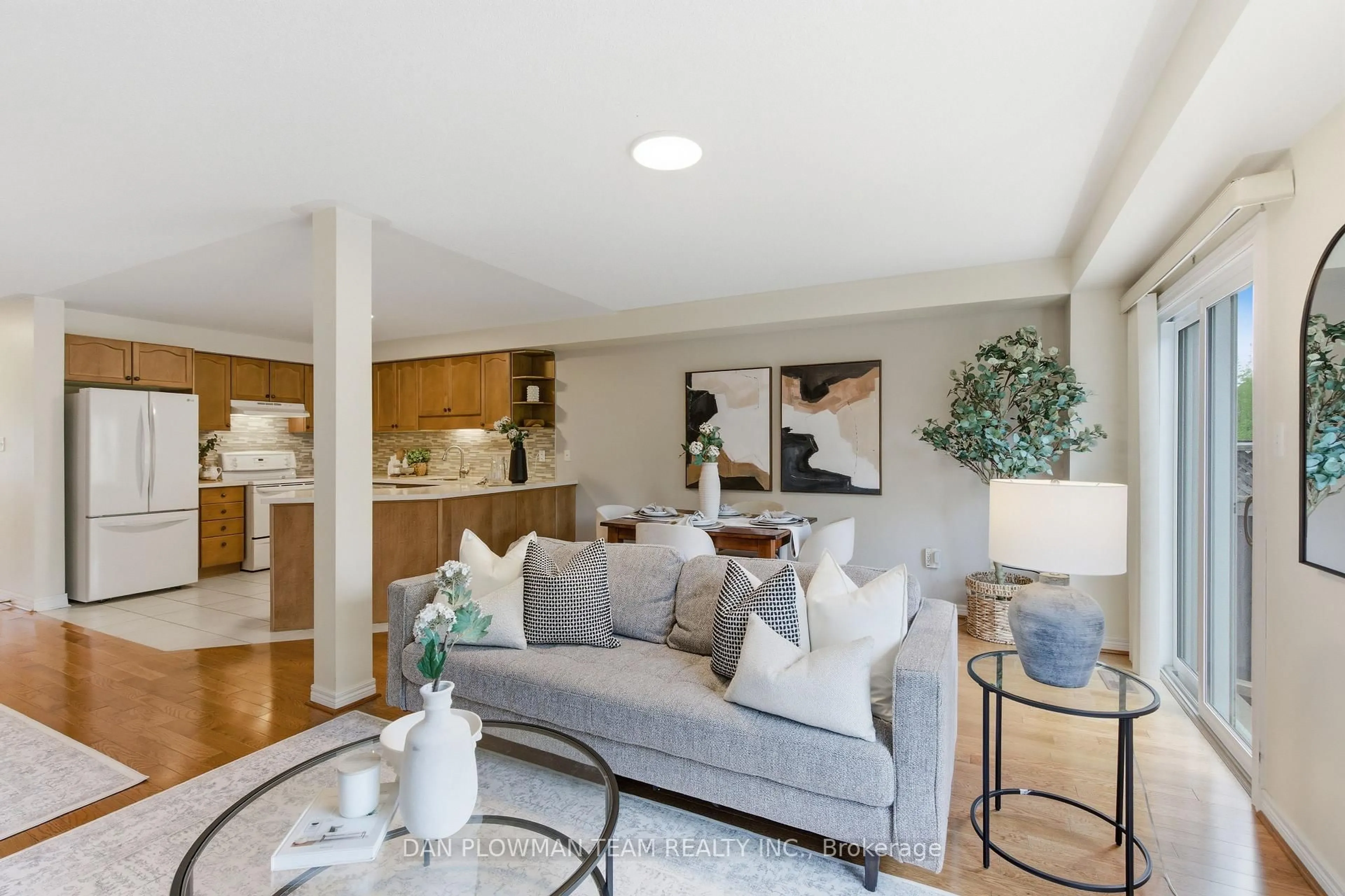 Living room with furniture, unknown for 19 Davidson St, Whitby Ontario L1P 1V9