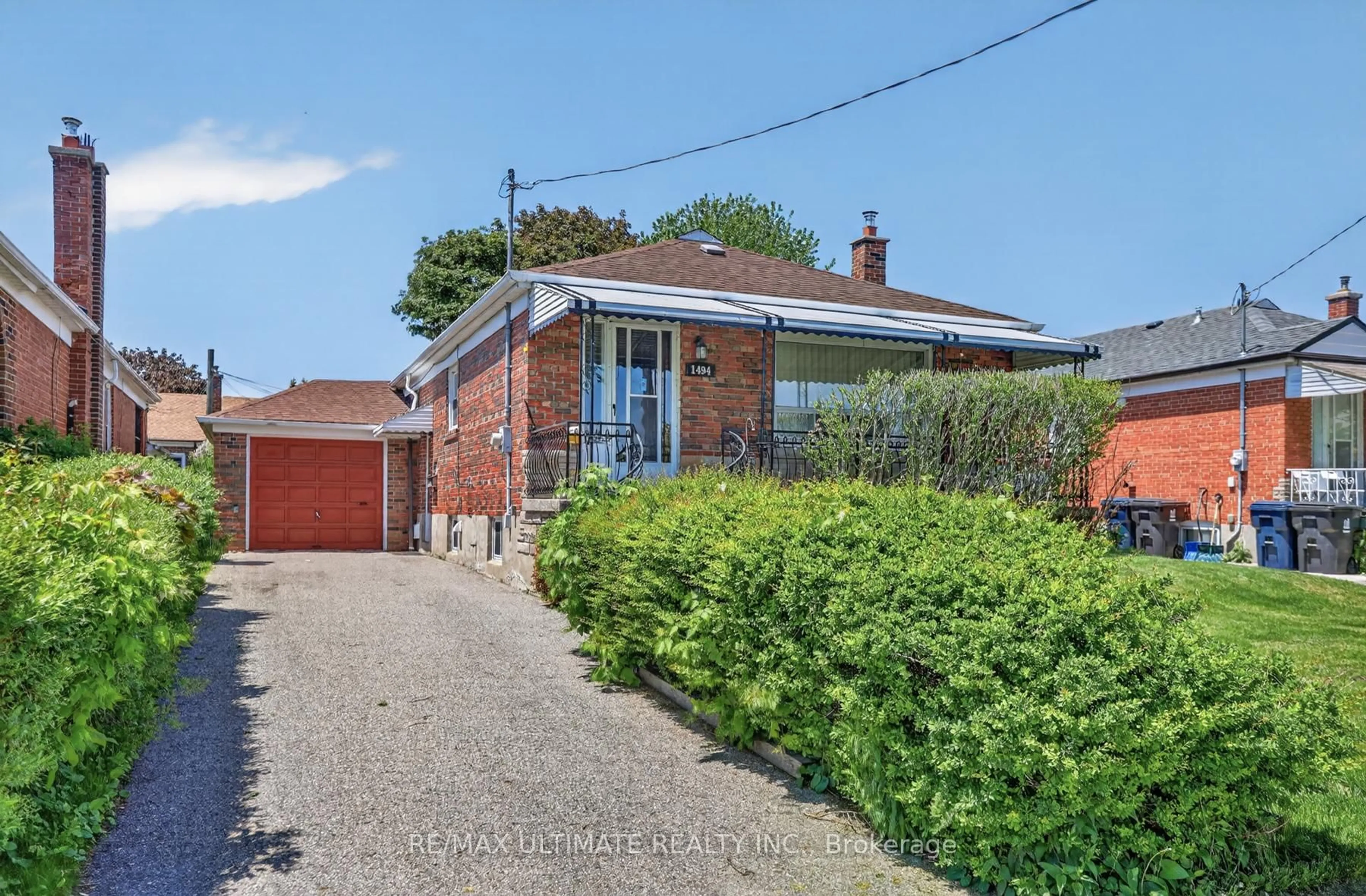 A pic from outside/outdoor area/front of a property/back of a property/a pic from drone, street for 1494 Danforth Rd, Toronto Ontario M1J 1H7