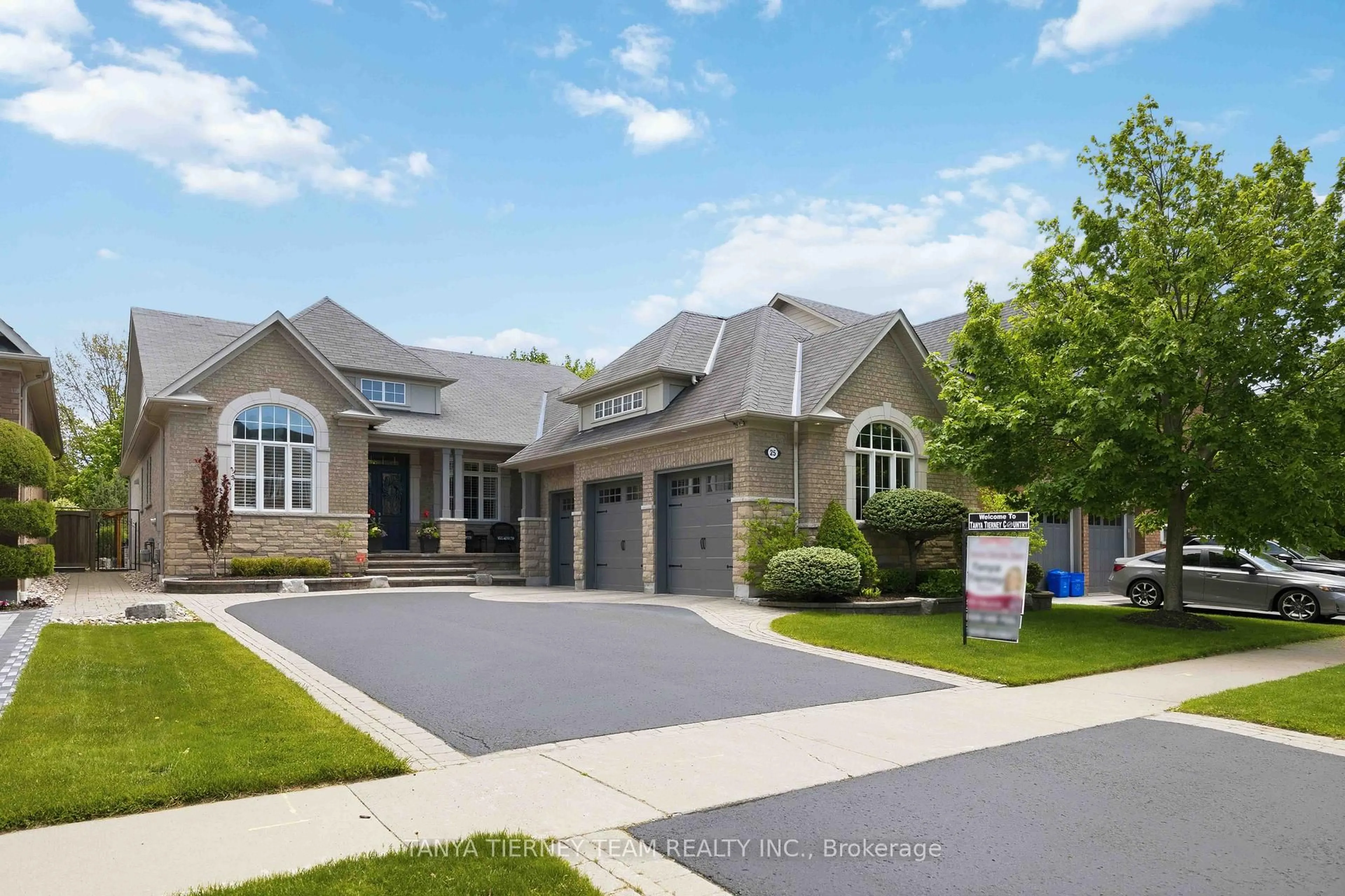 Home with brick exterior material, street for 25 Montana Cres, Whitby Ontario L1M 0B8