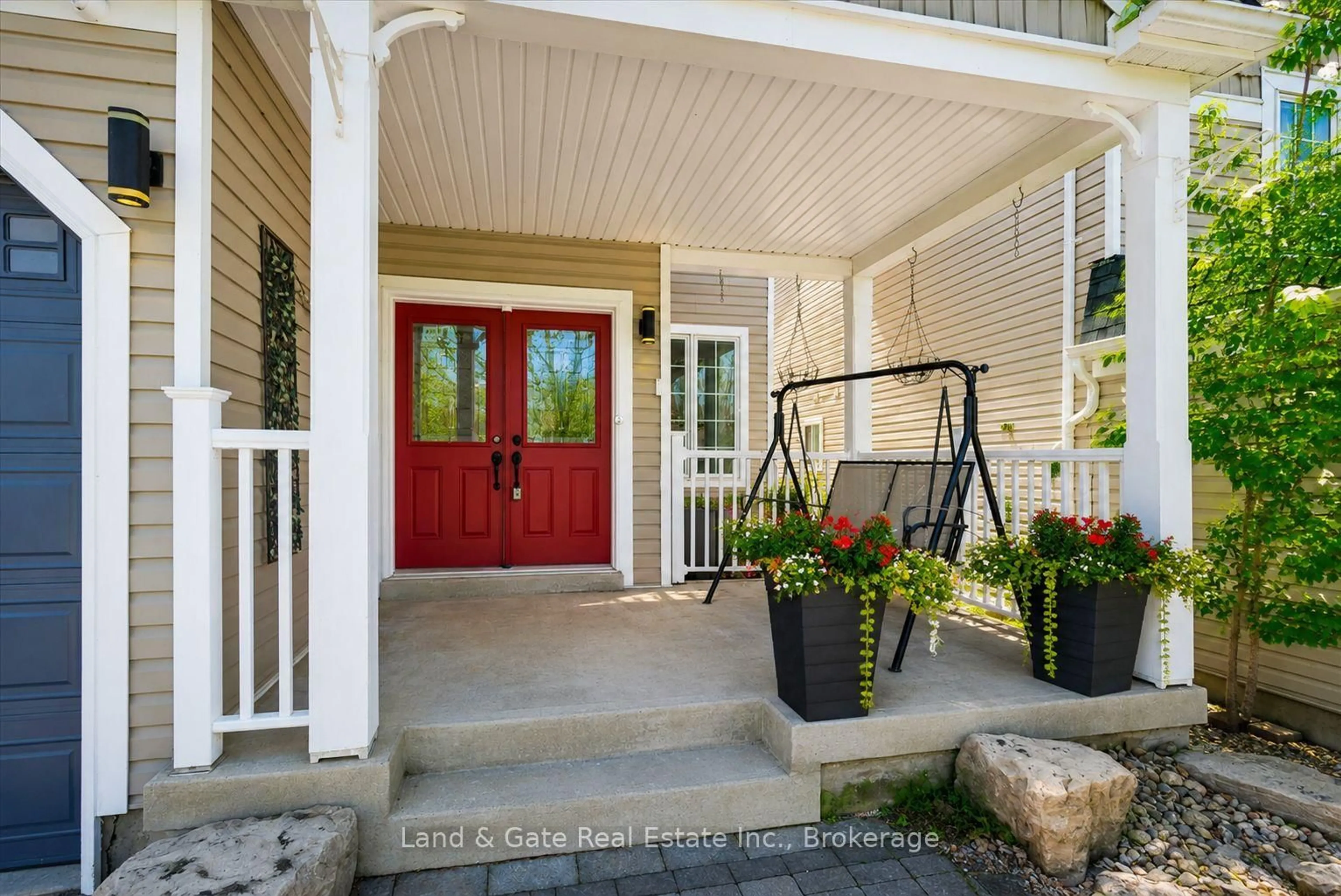 Indoor entryway for 1329 Coldstream Dr, Oshawa Ontario L1K 0B5