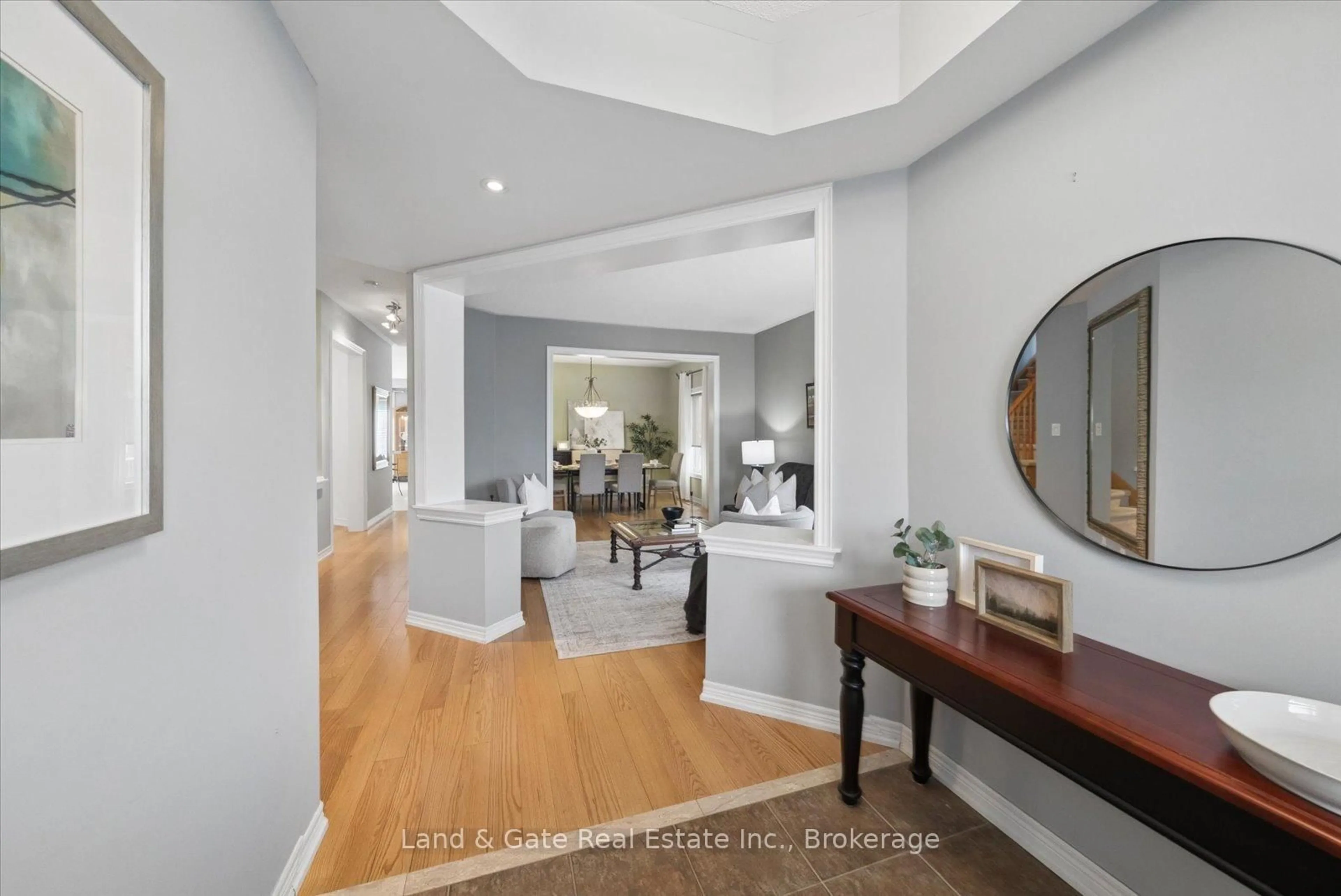 Indoor entryway for 1329 Coldstream Dr, Oshawa Ontario L1K 0B5