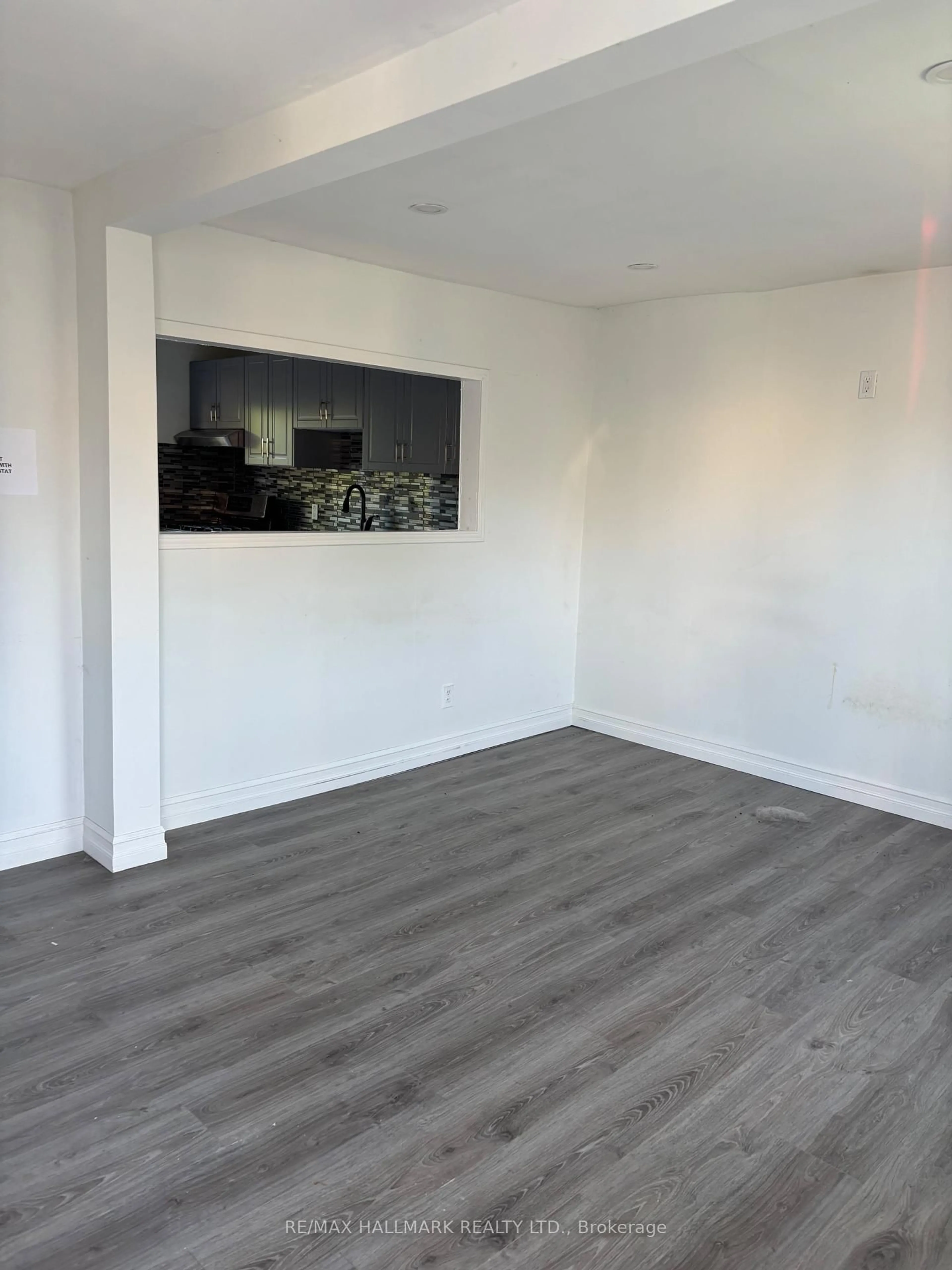A pic of a room for 170 Elliott St, Oshawa Ontario L1J 2B1