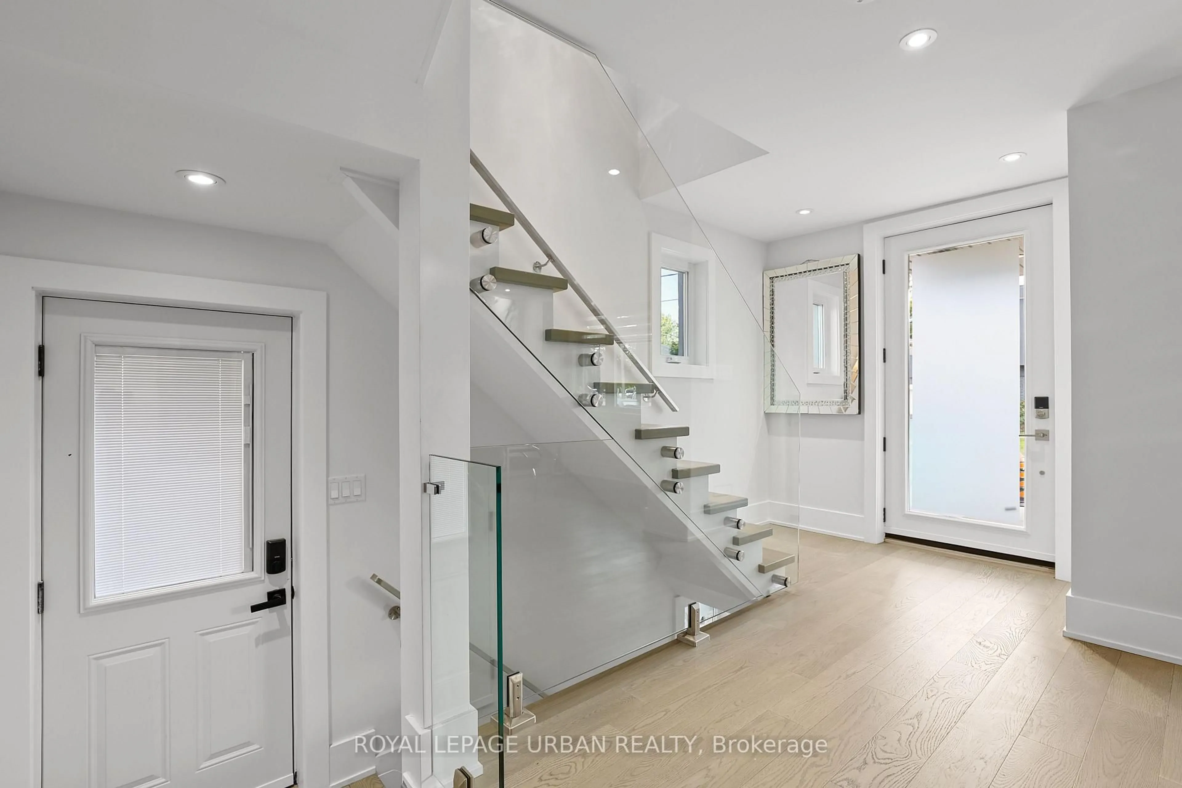 Unknown for 182 Parkview Hill Cres, Toronto Ontario M4B 1R8