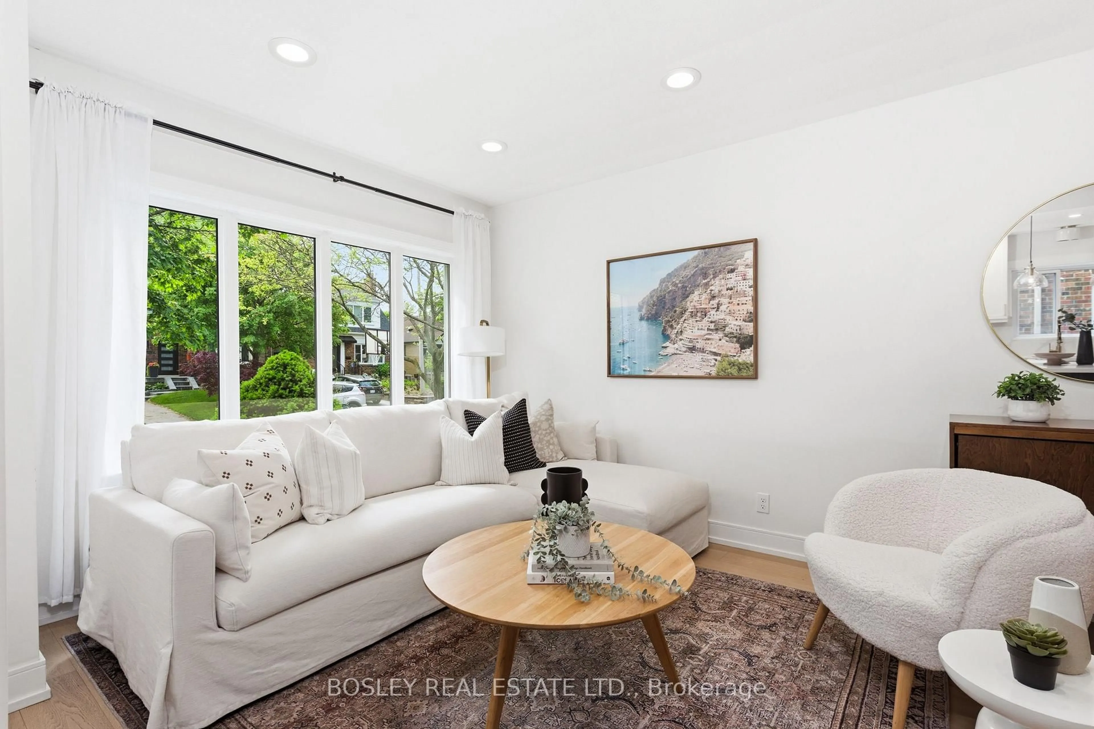 Living room with furniture, unknown for 39 White Birch Rd, Toronto Ontario M1N 3A7