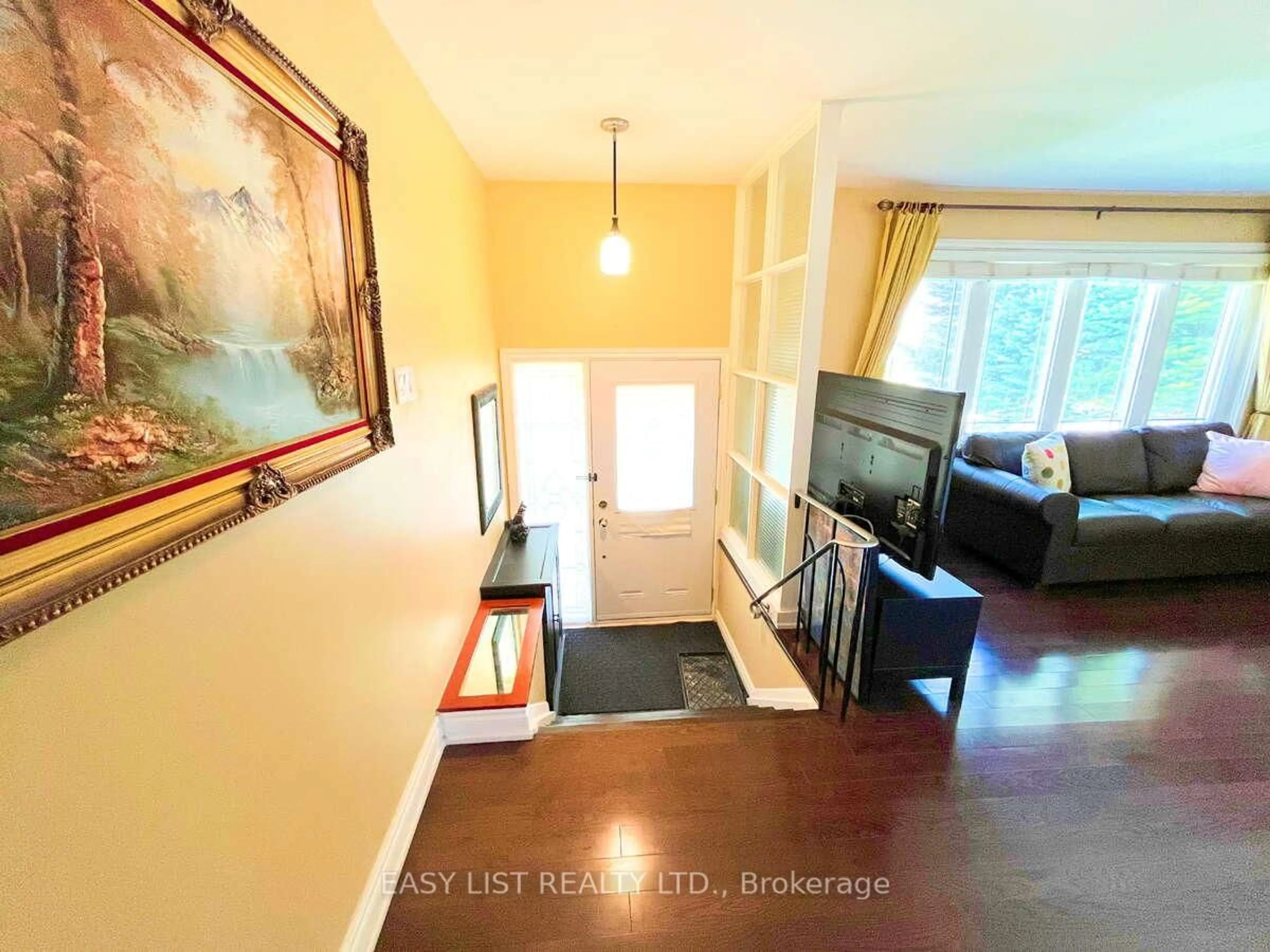 Indoor entryway for 57 Kilbride Rd, Toronto Ontario M1J 1X6