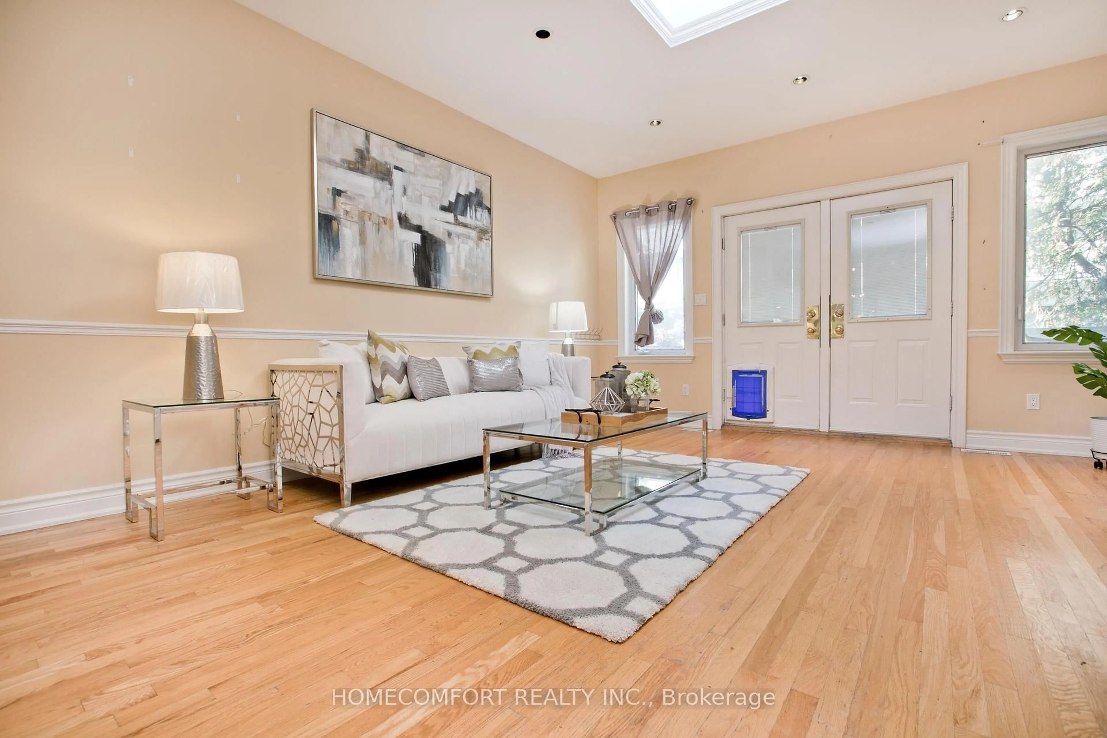 Living room with furniture, unknown for 62 Keystone Ave, Toronto Ontario M4C 1H4