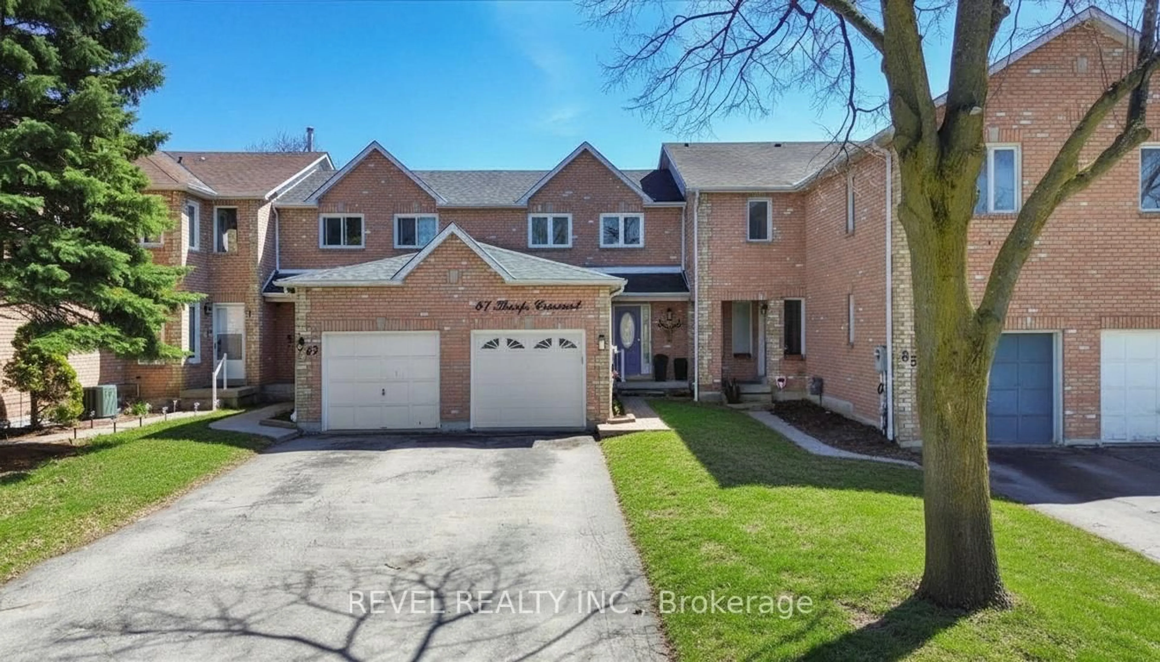 A pic from outside/outdoor area/front of a property/back of a property/a pic from drone, street for 87 Thorp Cres, Ajax Ontario L1T 3T4