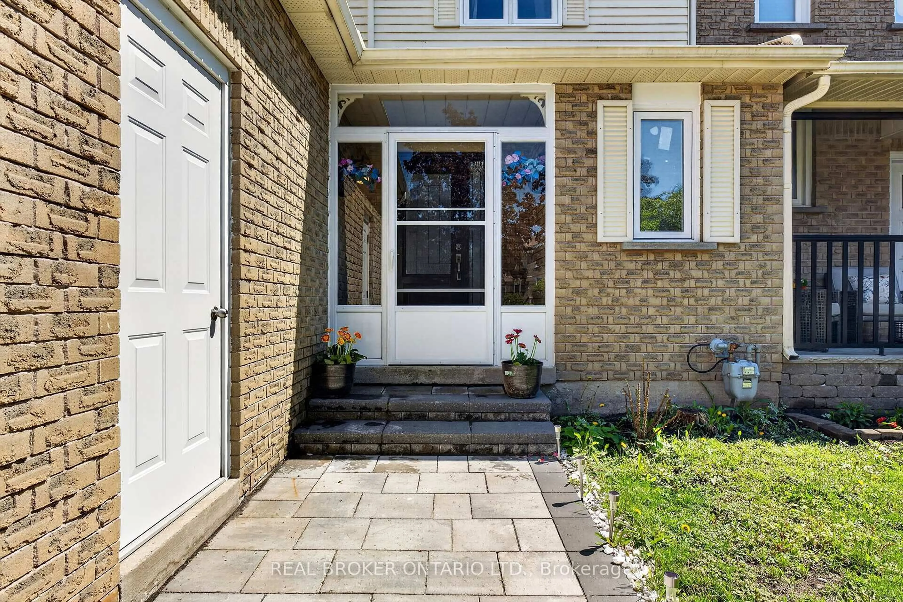Unknown for 1523 Bentley Lane, Pickering Ontario L1X 2M6