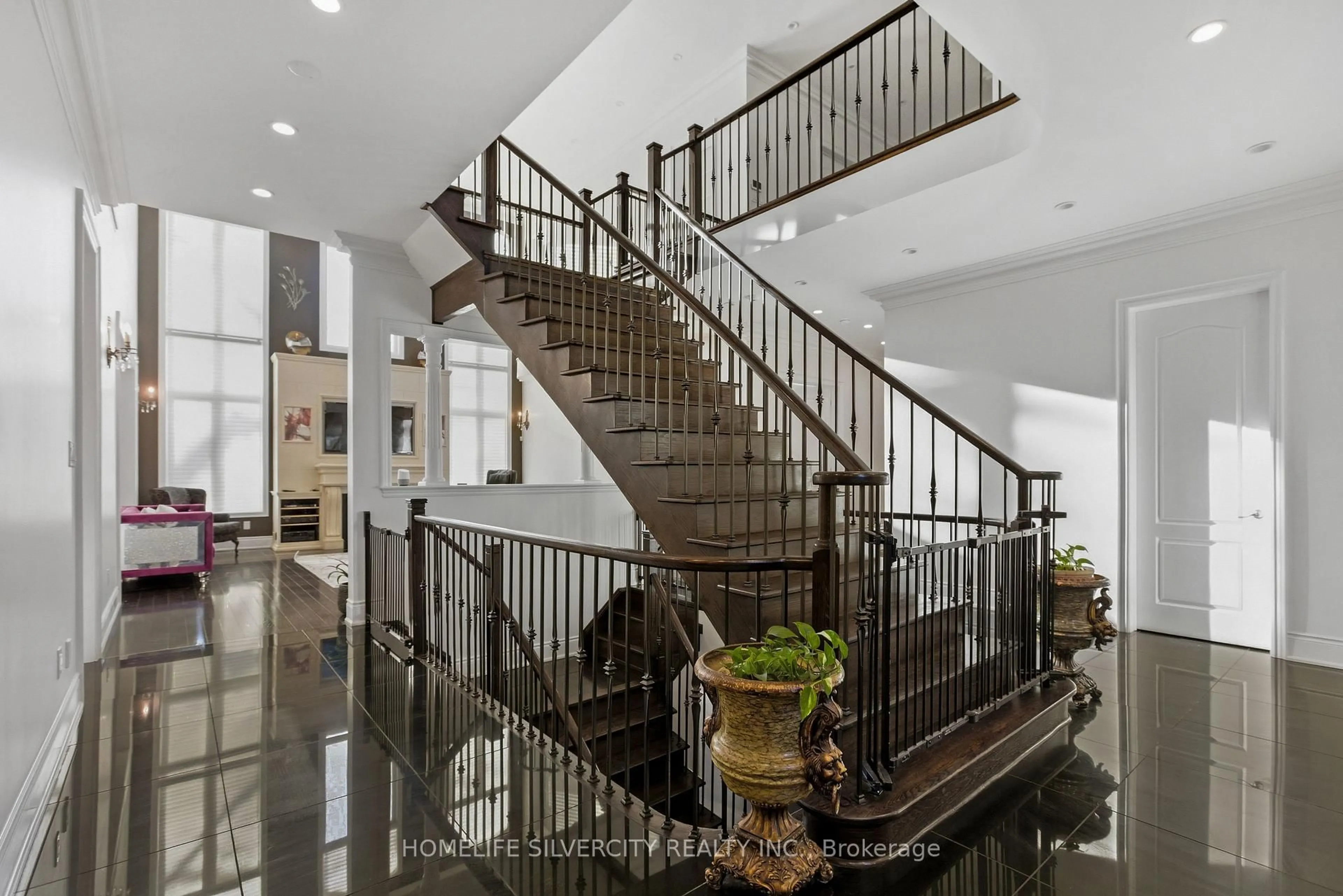 Unknown for 492 Rougemount Dr, Pickering Ontario L1W 2B9