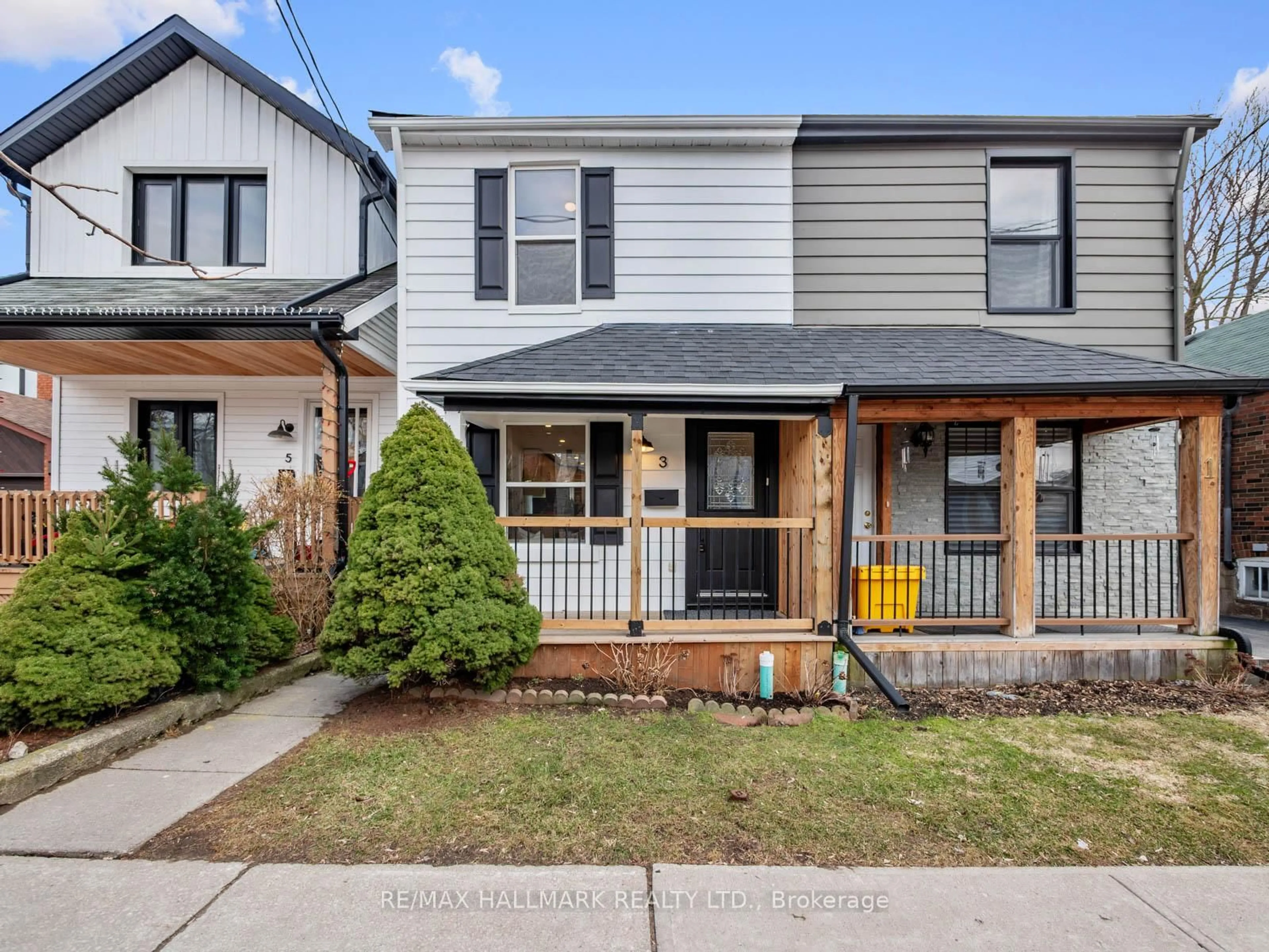 Home with vinyl exterior material, street for 3 Woodville Ave, Toronto Ontario M4K 2J5