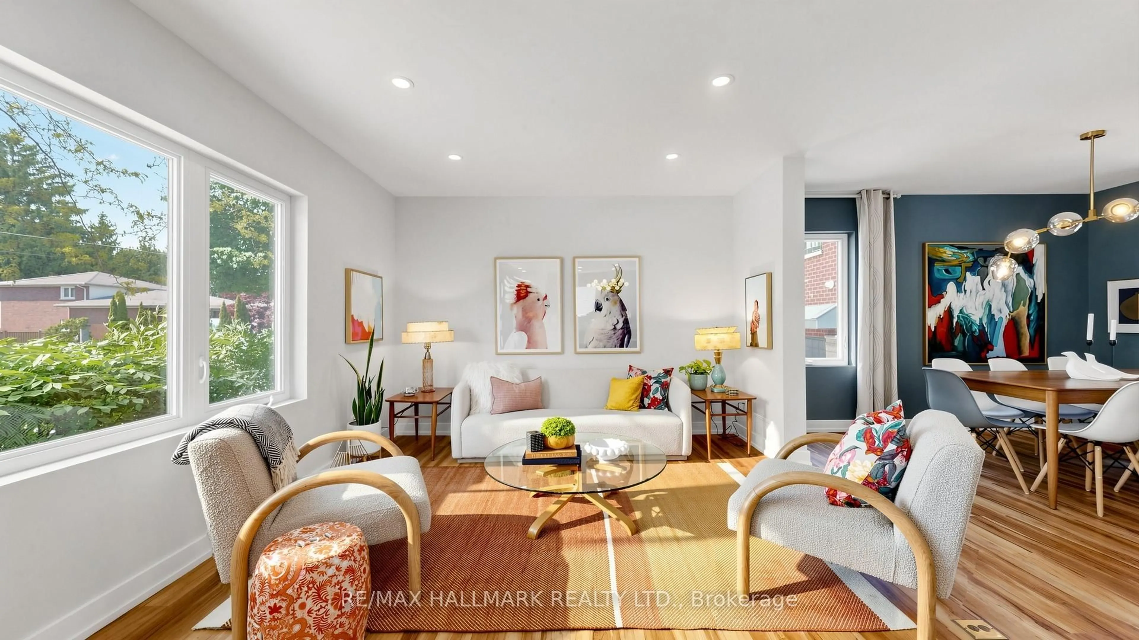 Living room with furniture, unknown for 9 Squires Ave, Toronto Ontario M4B 2R2