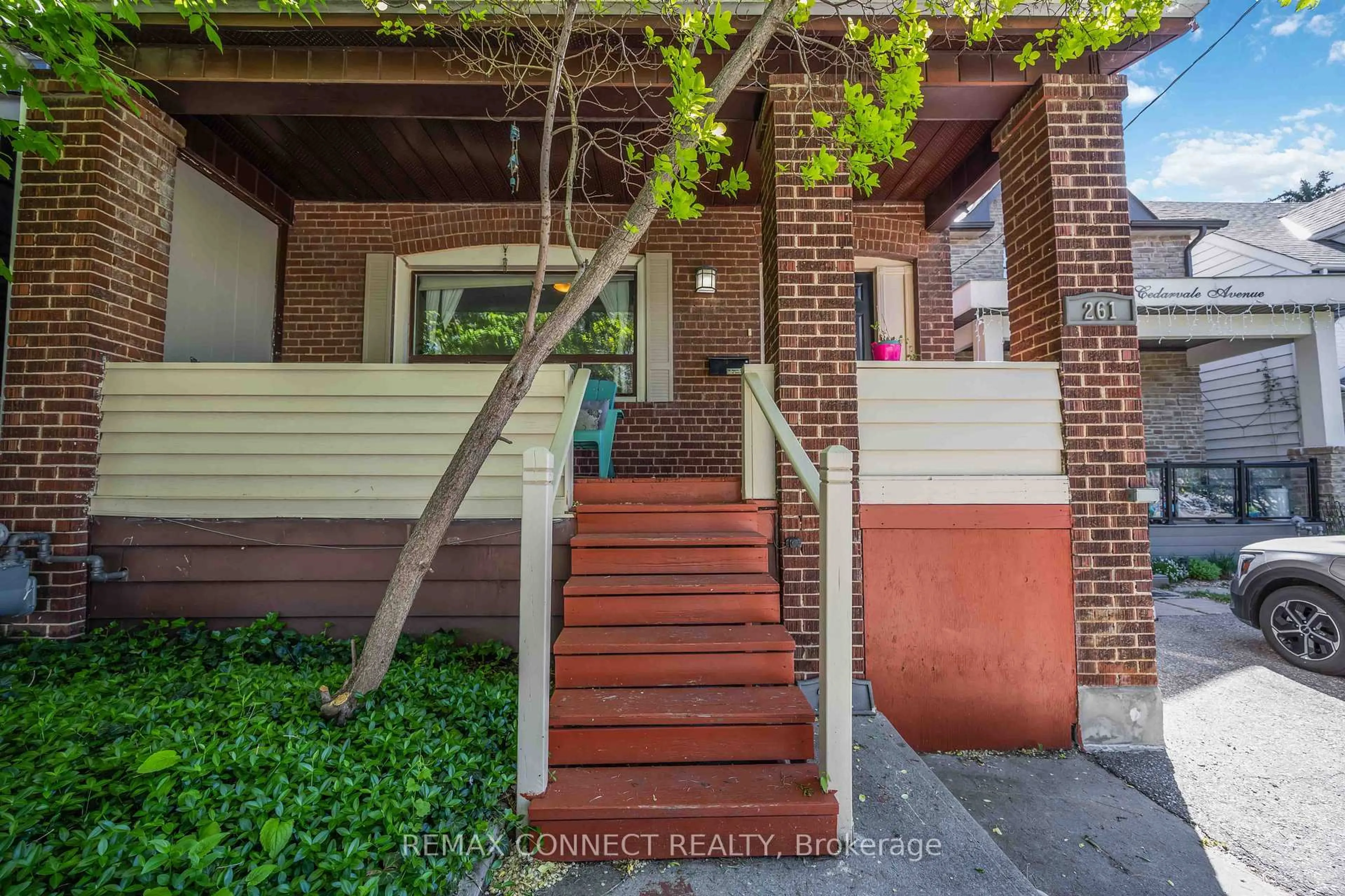 Indoor entryway for 261 Cedarvale Ave, Toronto Ontario M4C 4K3