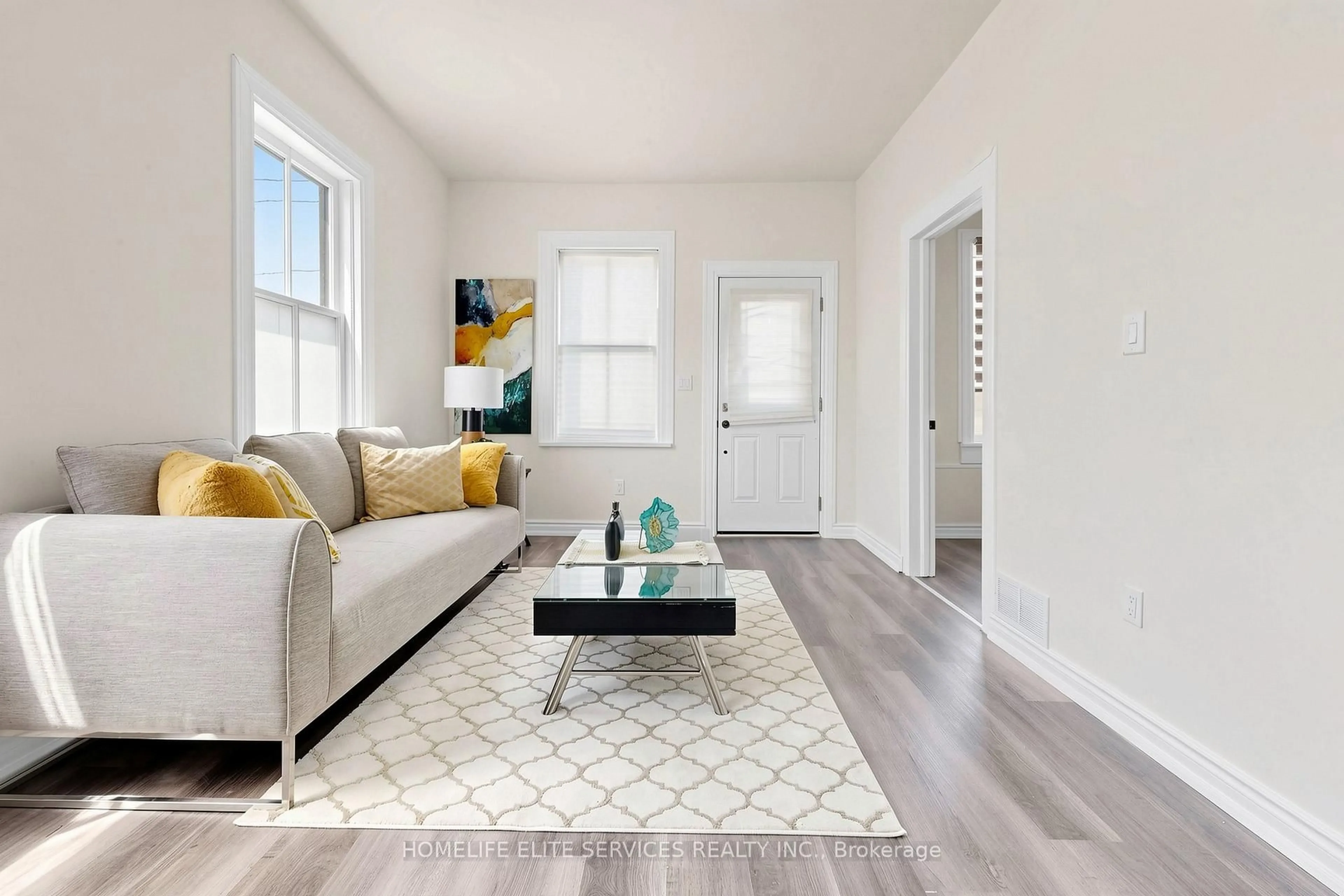 Living room with furniture, unknown for 223 Bloor St, Oshawa Ontario L1H 3M3