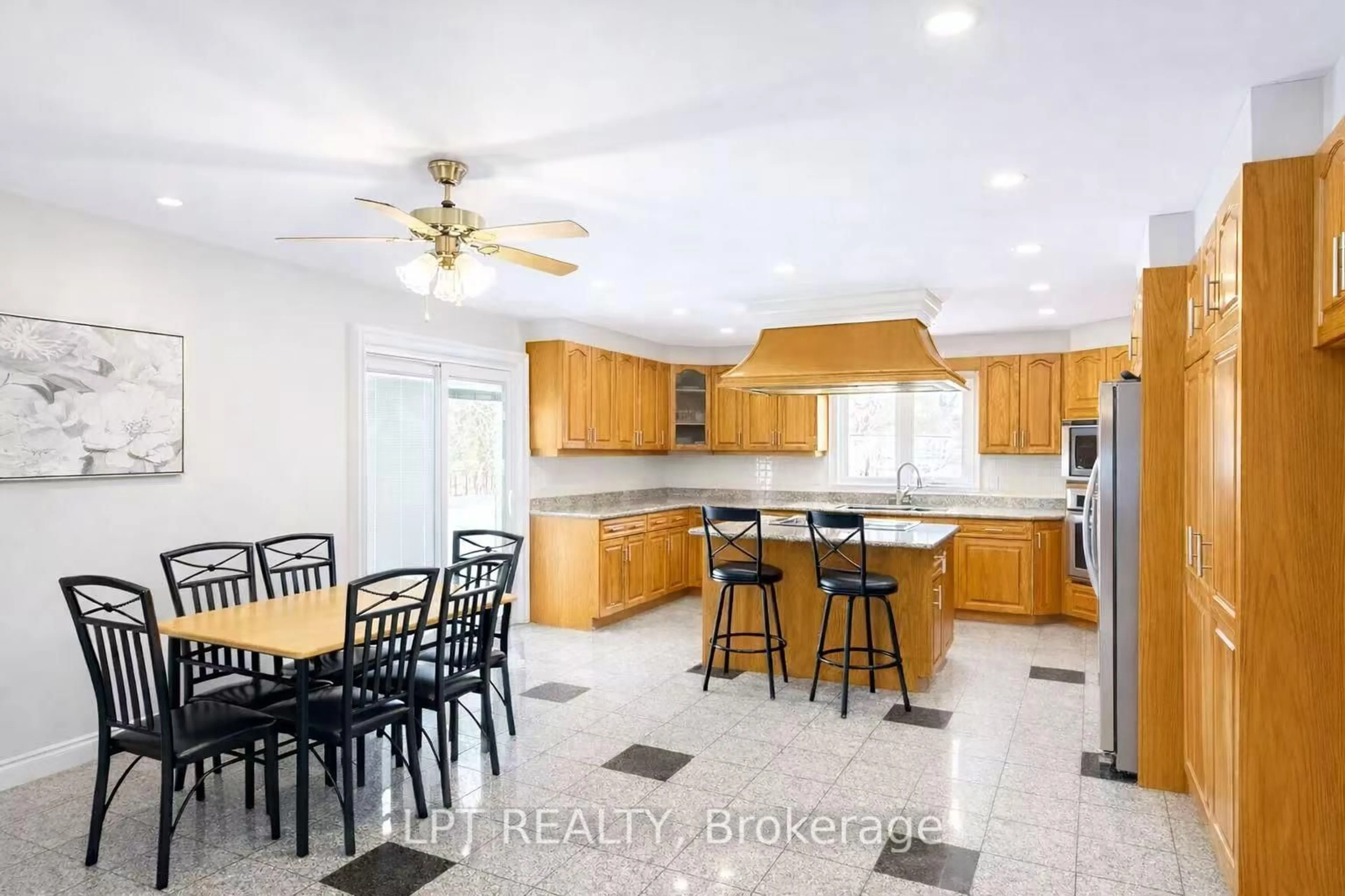 Open concept kitchen, ceramic/tile floor for 5575 Halls Rd, Whitby Ontario L1M 1S5