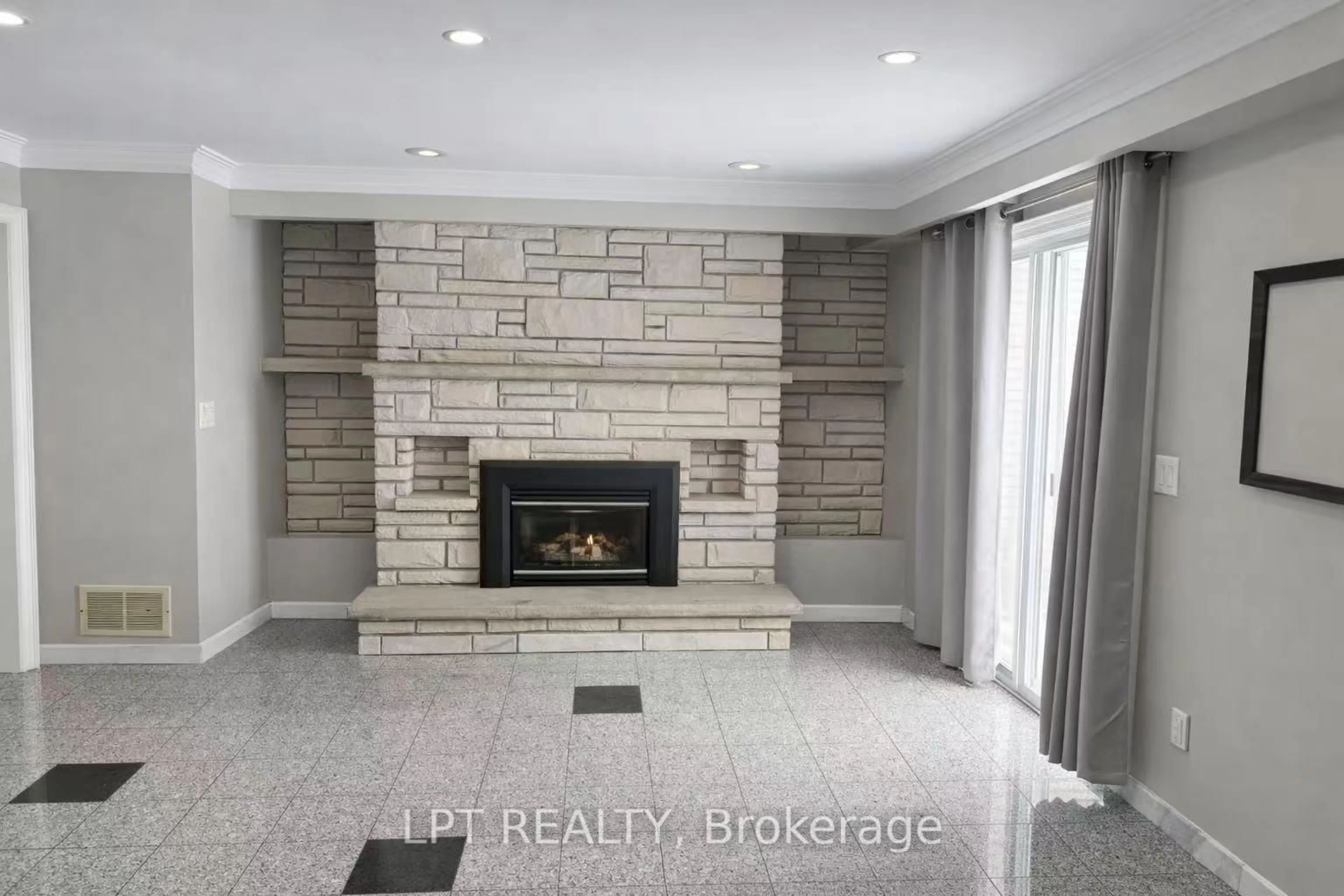 Unknown for 5575 Halls Rd, Whitby Ontario L1M 1S5