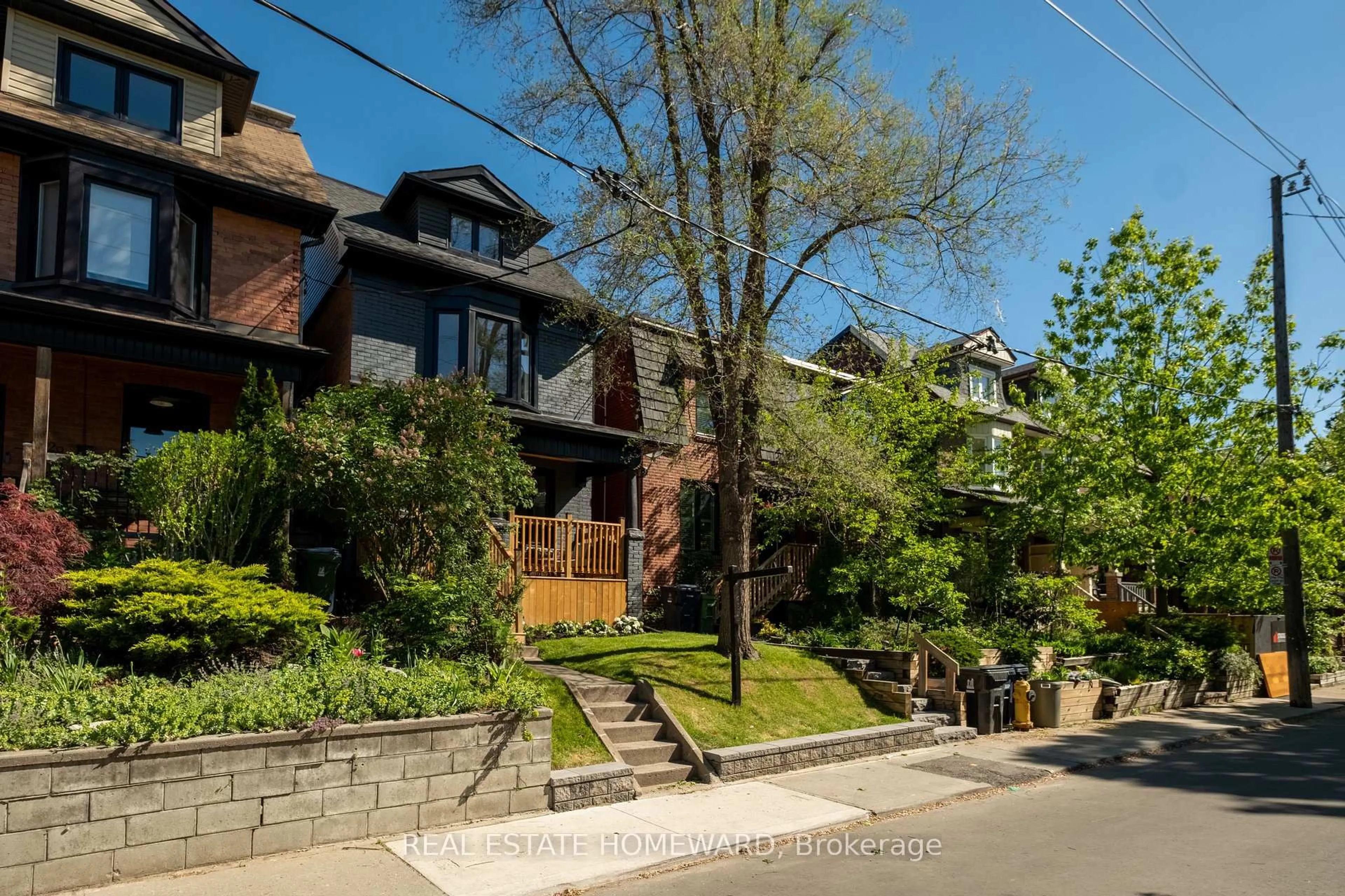 Unknown for 254 Bain Ave, Toronto Ontario M4K 1G3