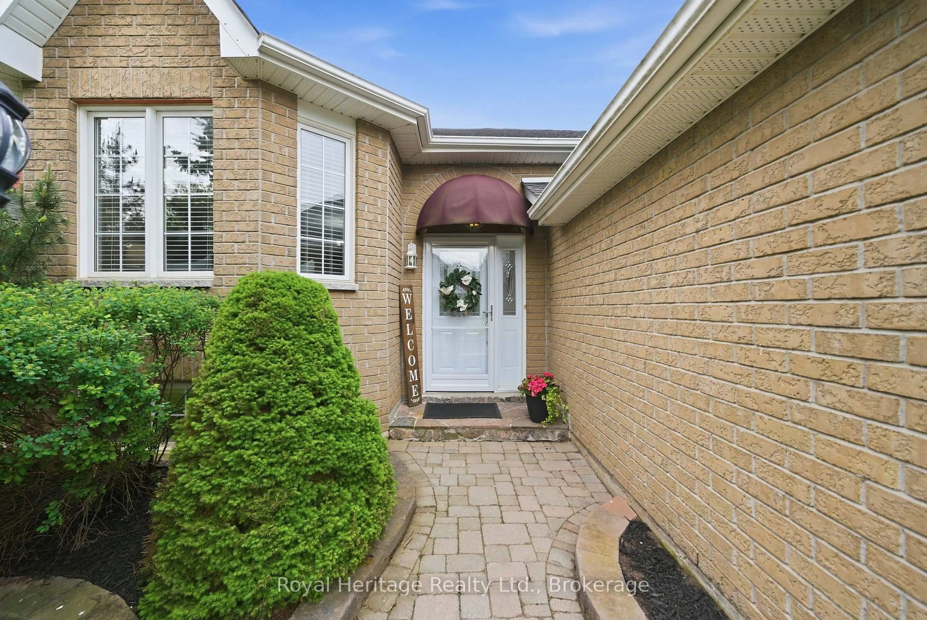 Home with brick exterior material, street for 90 Bloom Ave, Clarington Ontario L1B 1N6