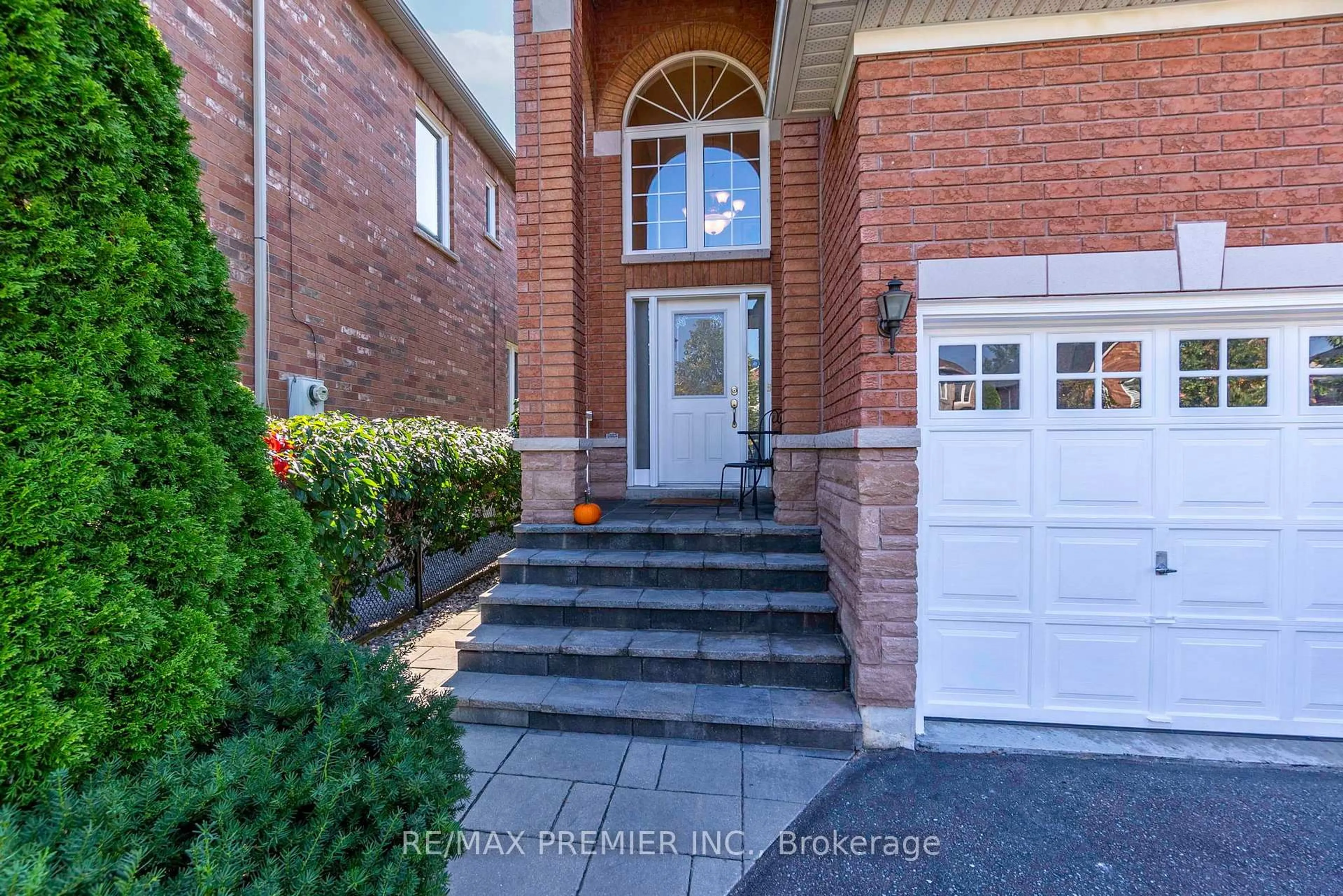 Unknown for 431 Pineview Lane, Pickering Ontario L1V 7G9