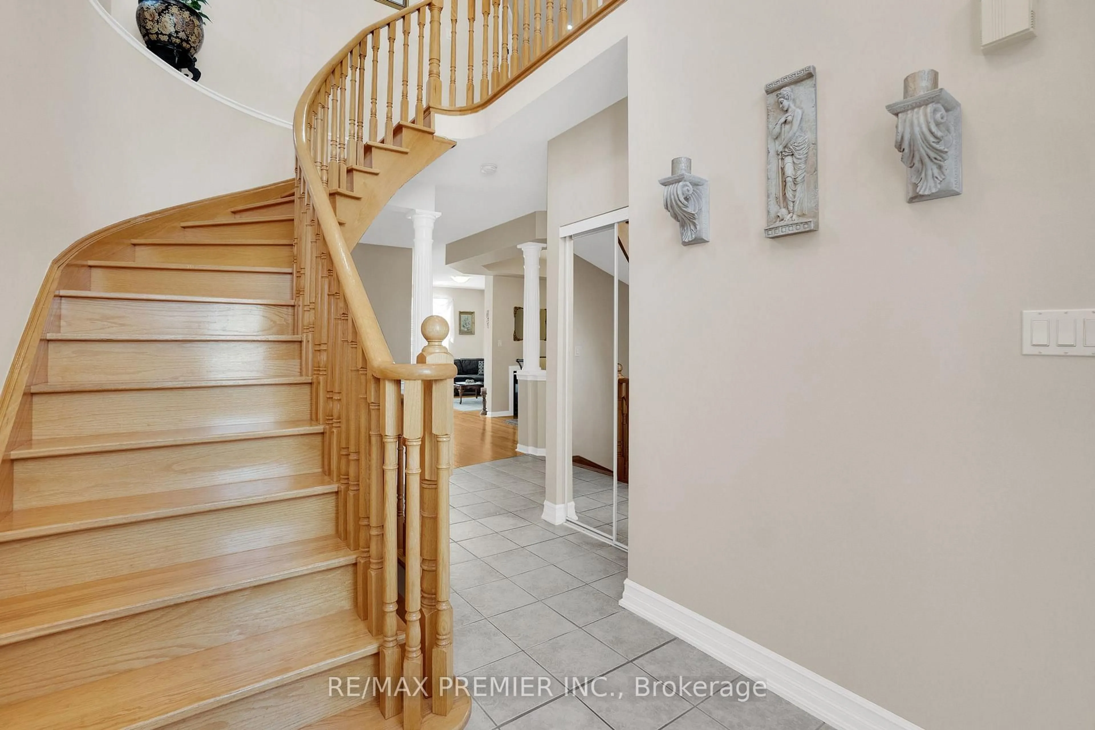 Unknown for 431 Pineview Lane, Pickering Ontario L1V 7G9