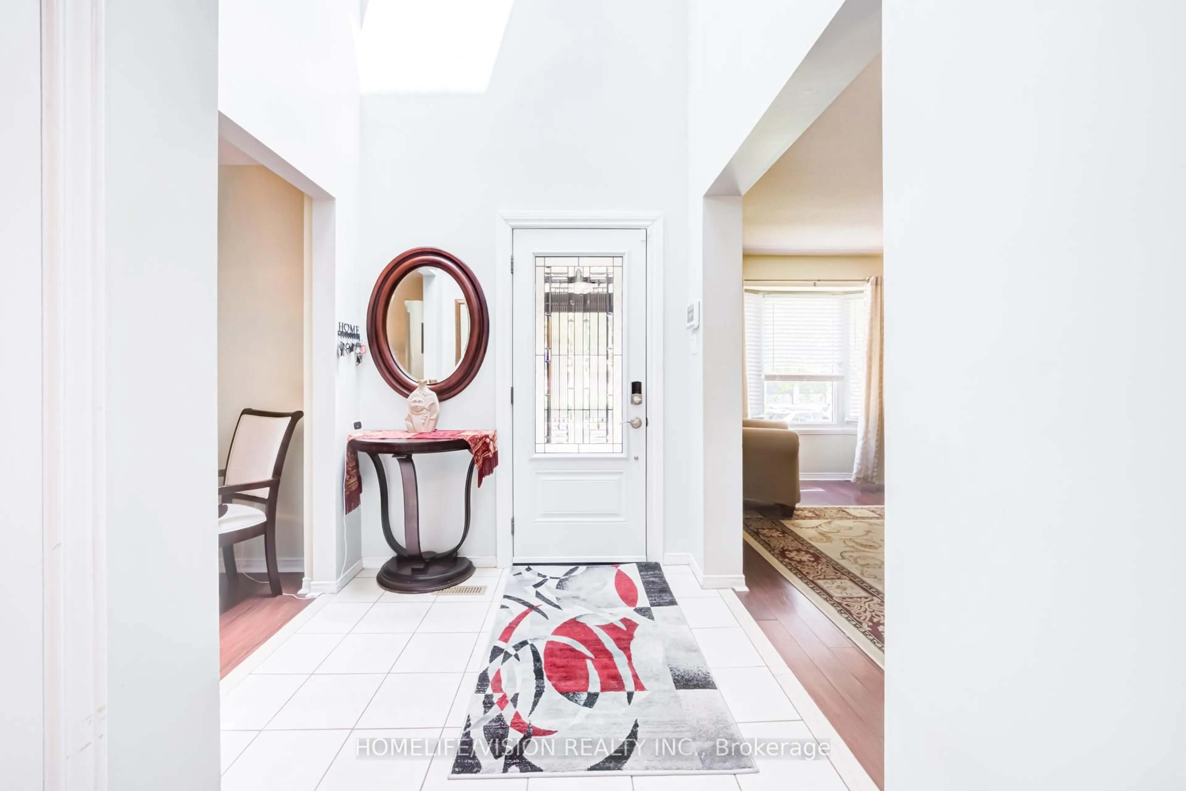 Indoor entryway for 1206 Fieldstone Circ, Pickering Ontario L1X 1B4