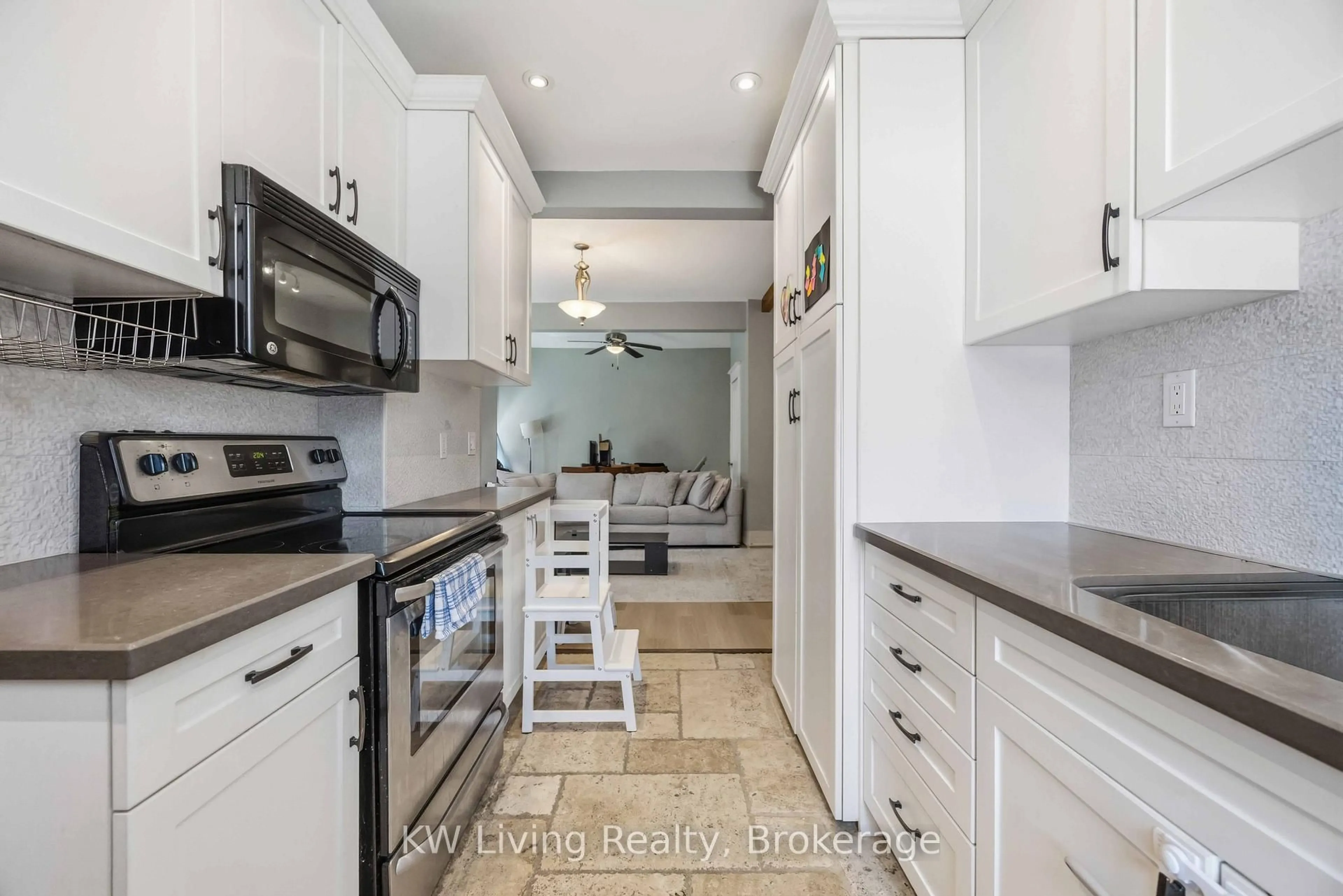 Open concept kitchen, ceramic/tile floor for 13 Gledhill Ave, Toronto Ontario M4C 5K7