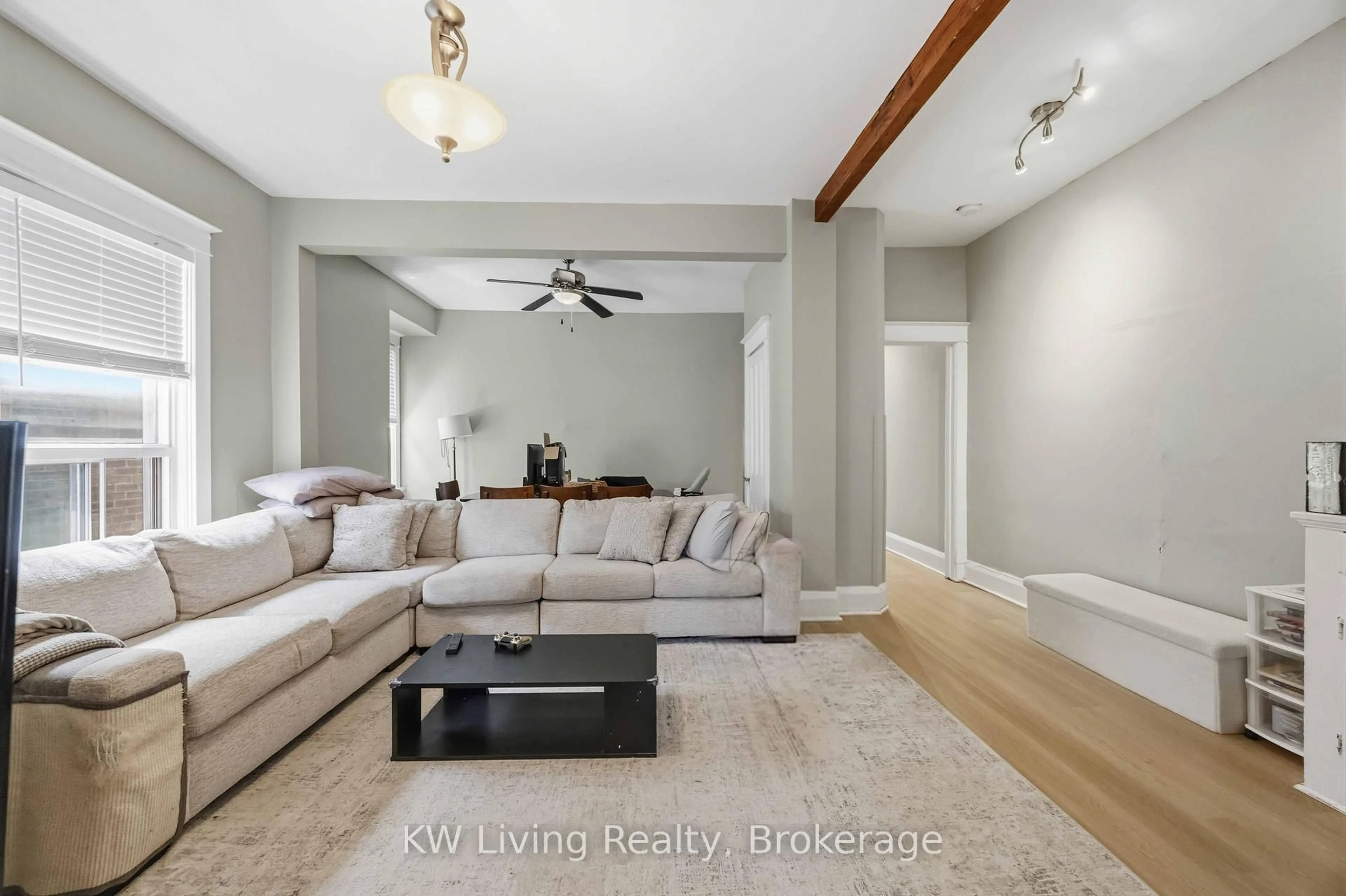 Living room with furniture, unknown for 13 Gledhill Ave, Toronto Ontario M4C 5K7