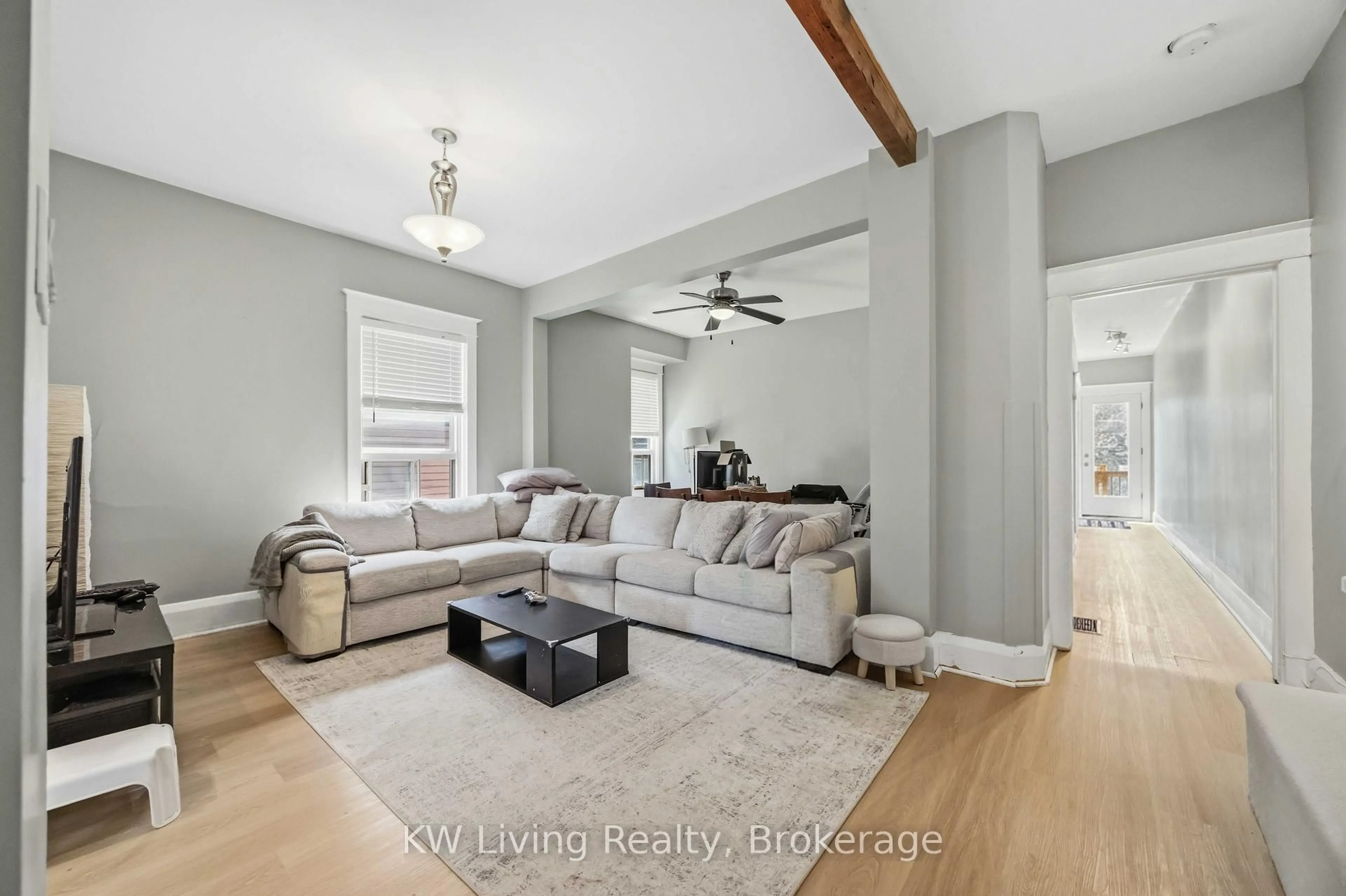 Living room with furniture, unknown for 13 Gledhill Ave, Toronto Ontario M4C 5K7