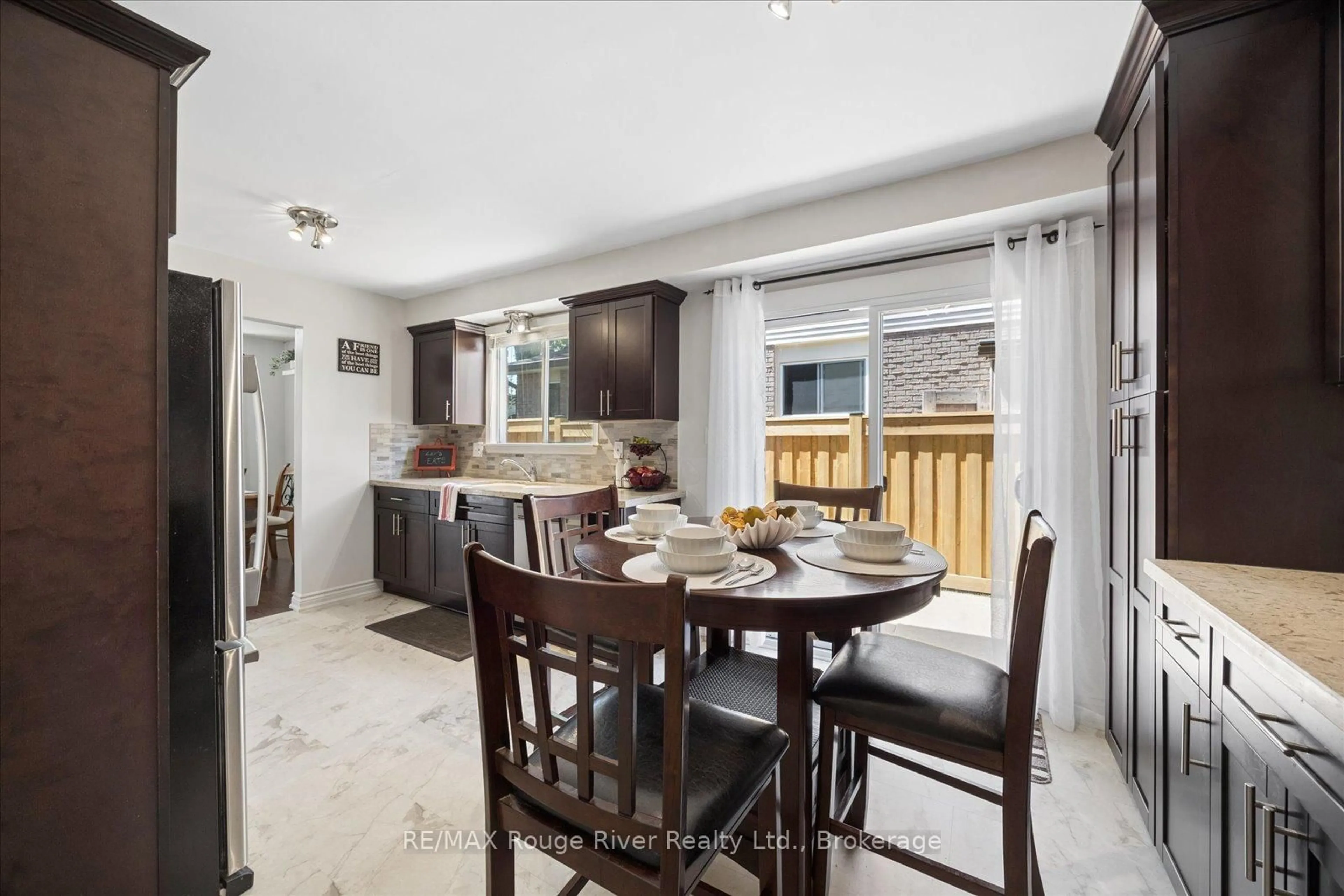 Unknown for 786 Greenbriar Dr, Oshawa Ontario L1G 7J6
