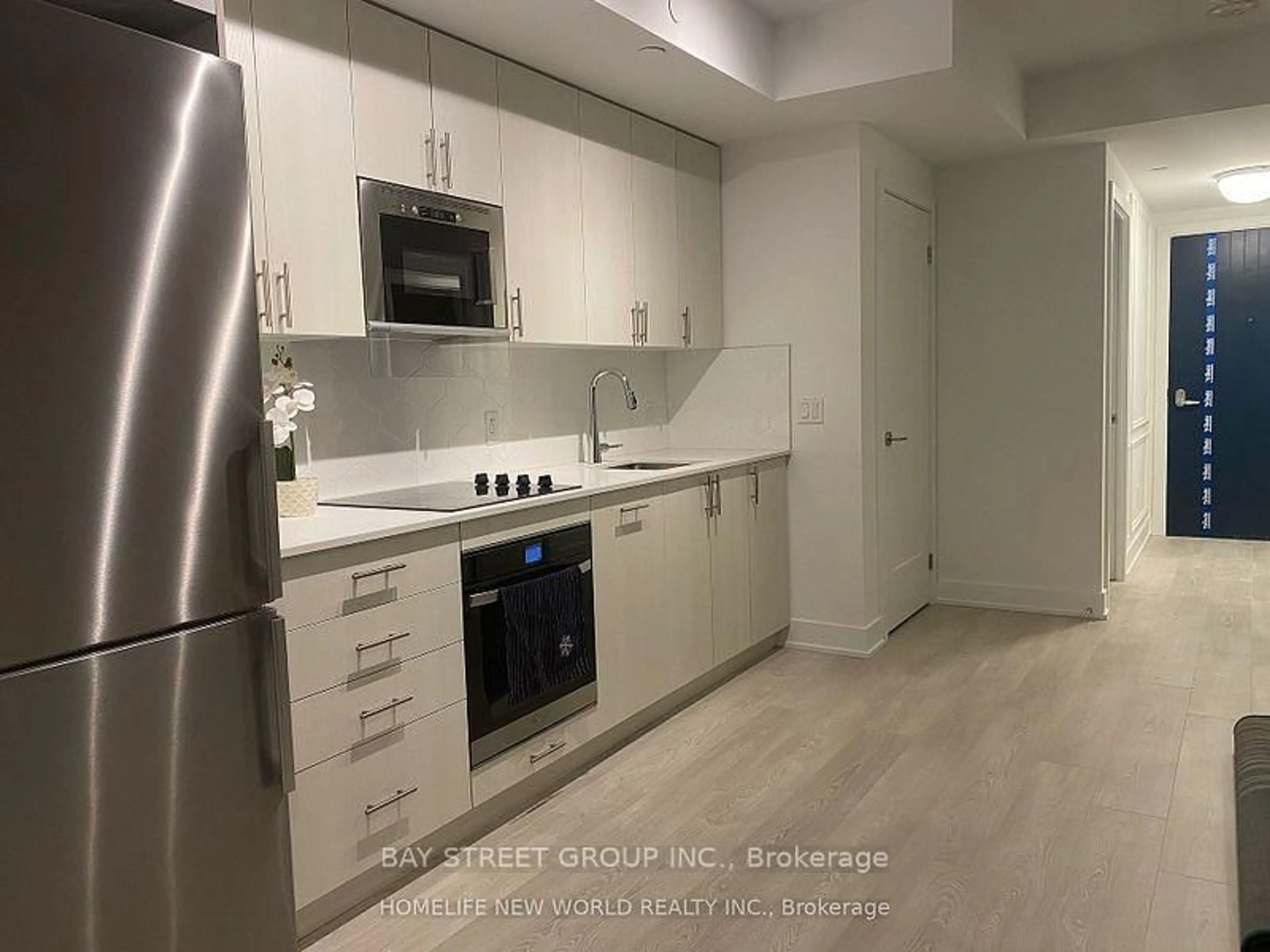 Standard kitchen, unknown for 2545 Simcoe St #2515, Oshawa Ontario L1L 0W3