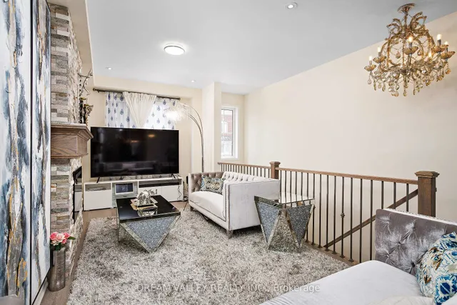 88 Jolly Way, Toronto 5