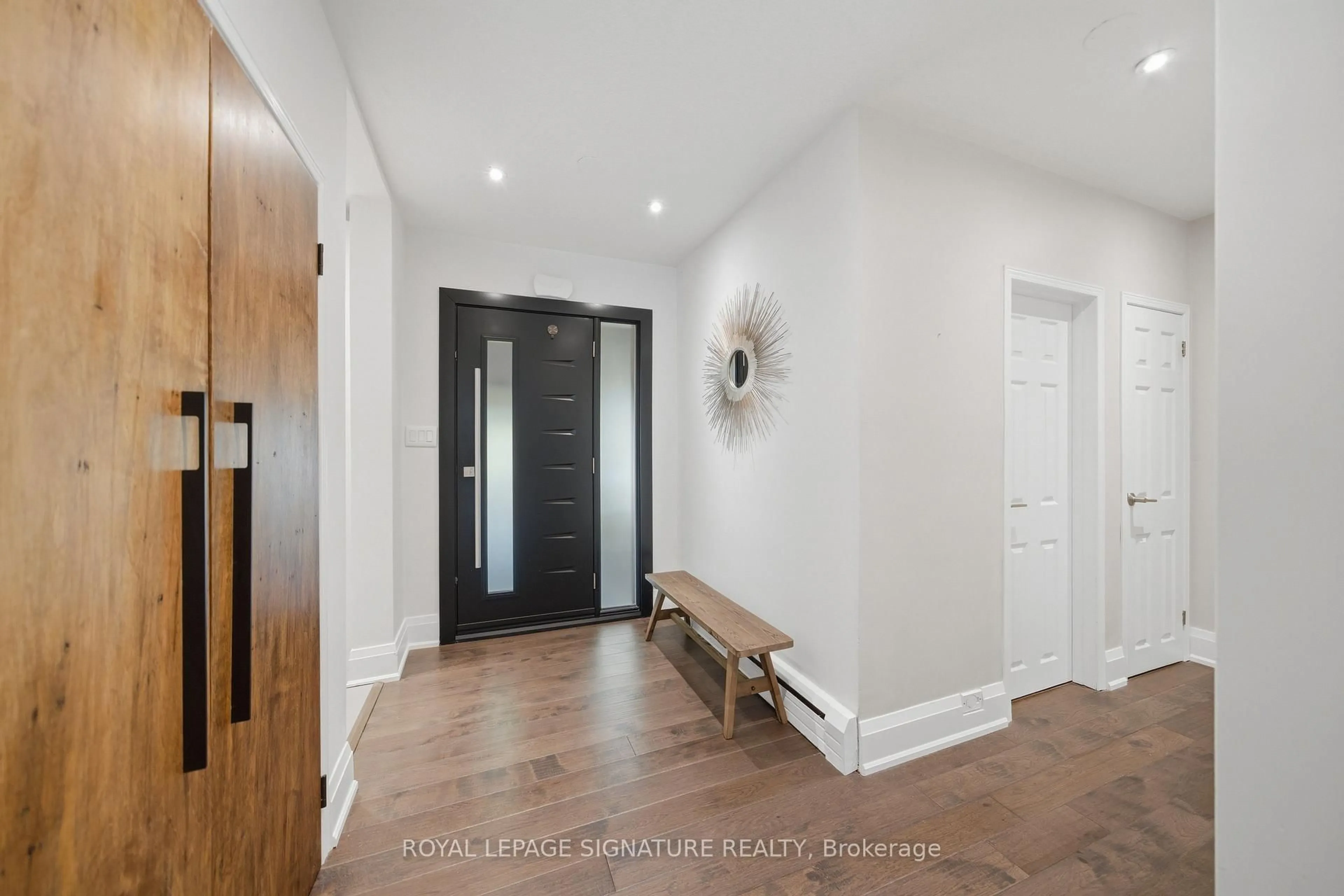 Indoor entryway for 52 Morna Ave, Toronto Ontario M1E 2B1