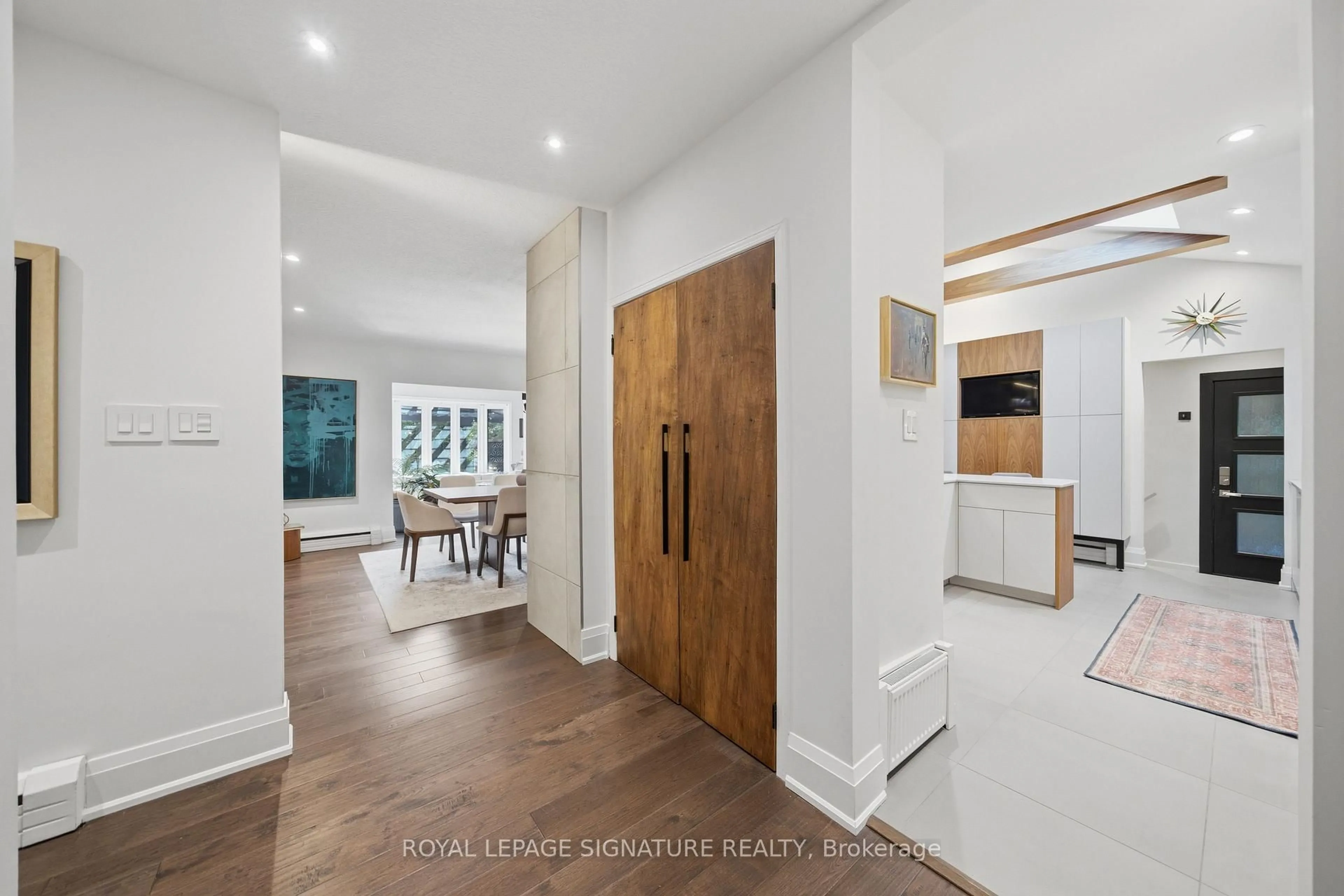Indoor entryway for 52 Morna Ave, Toronto Ontario M1E 2B1