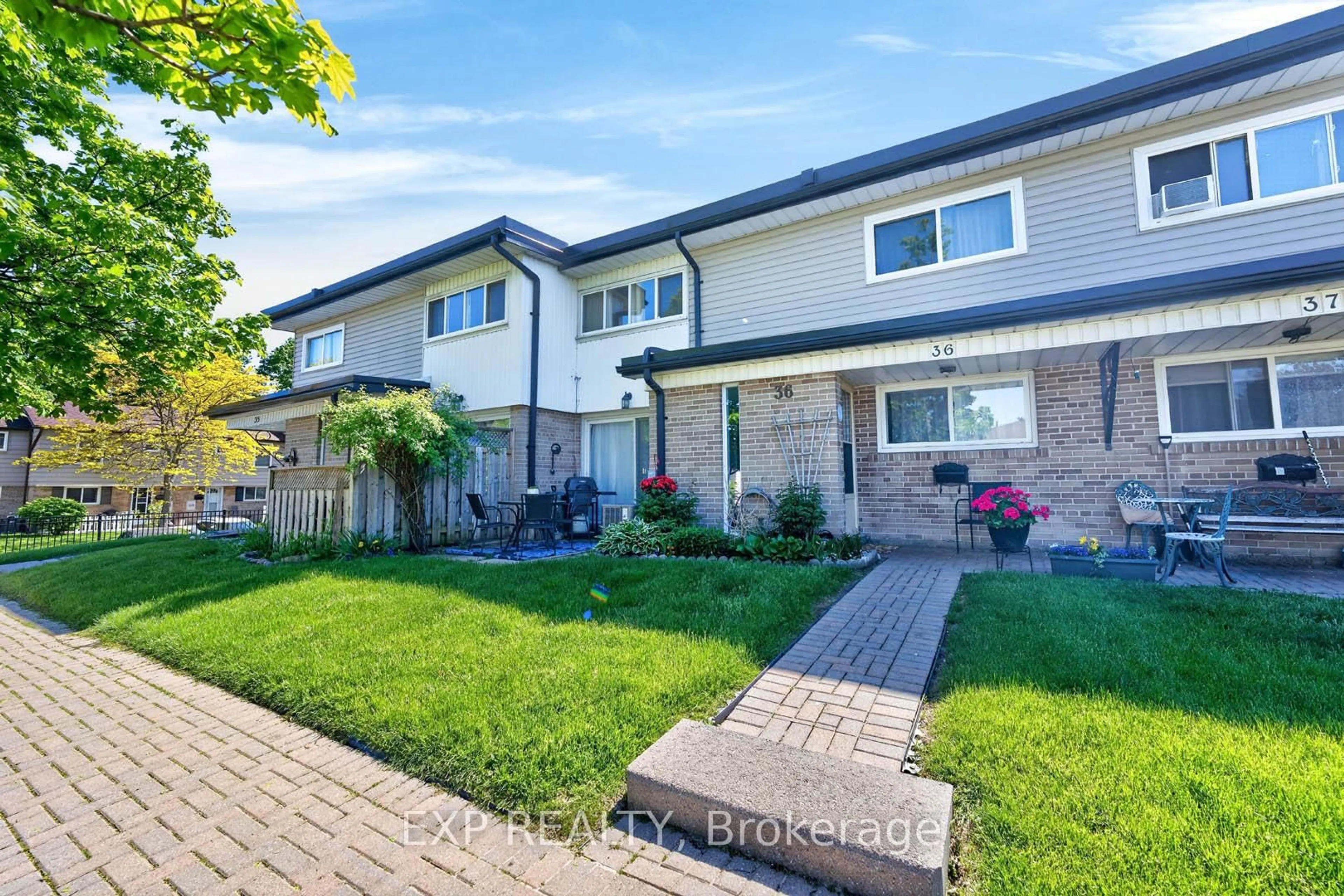 Unknown for 925 Bayly St #36, Pickering Ontario L1W 1L4